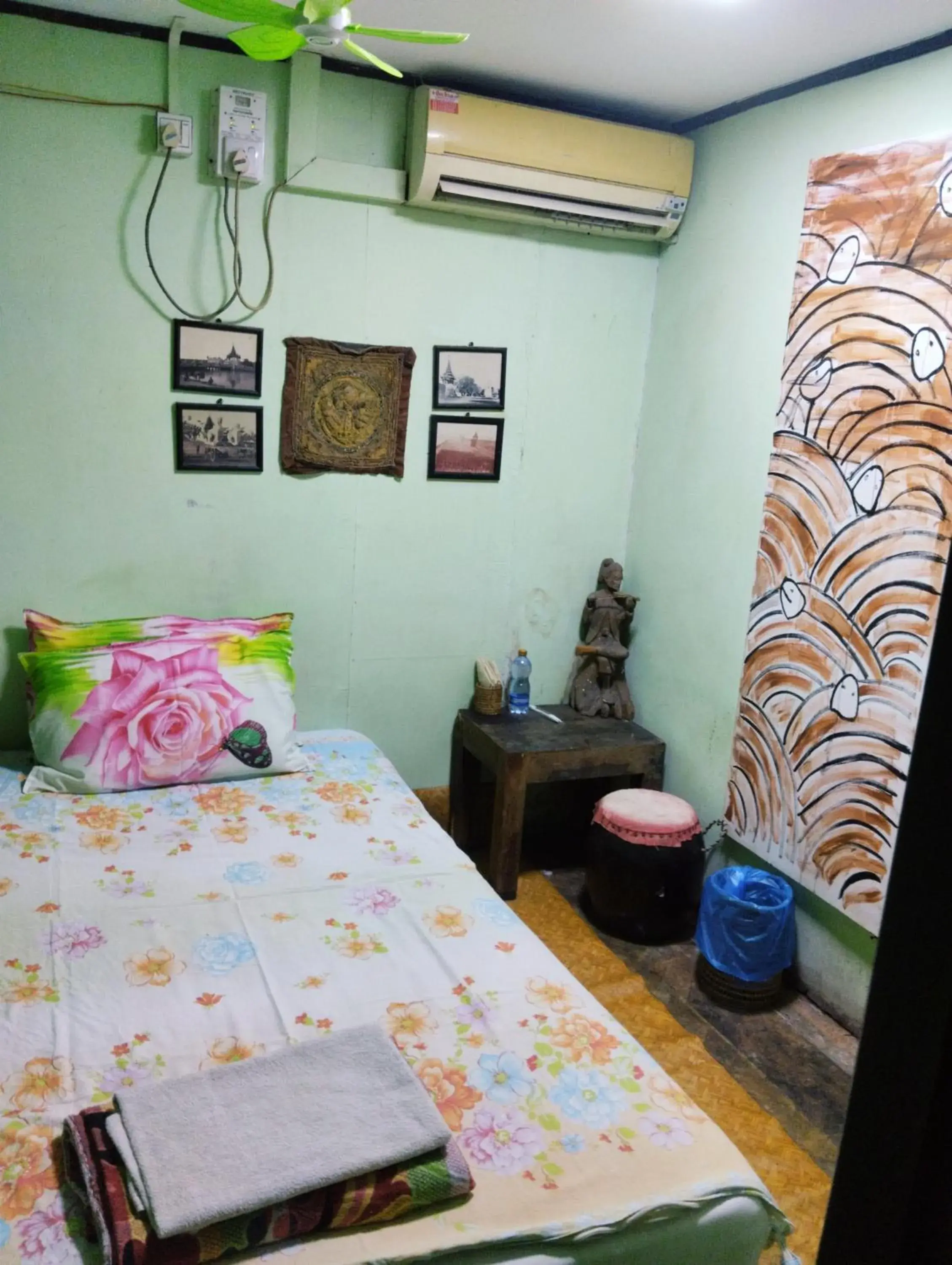 Standard Single Room - single occupancy in Shannkalay Hostel Standard Single Room - single occupancy in Shannkalay Hostel