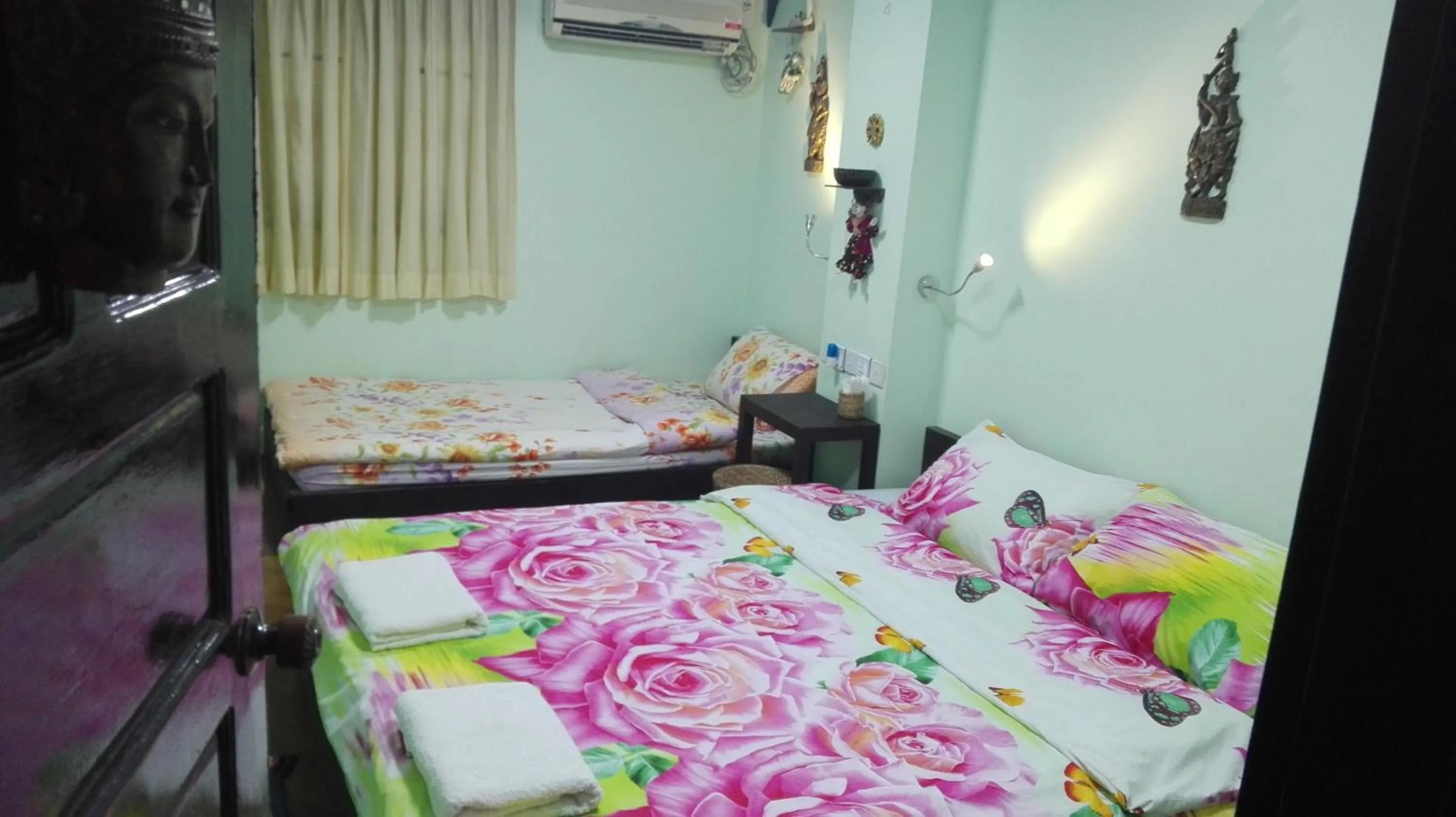 Bedroom, Bed in Shannkalay Hostel