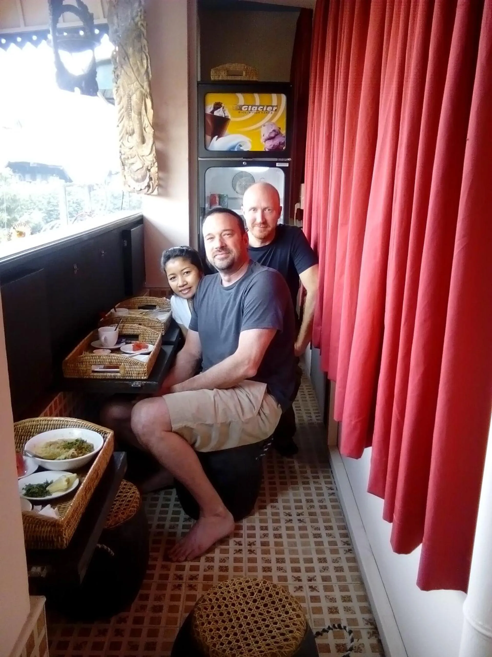 People in Shannkalay Hostel