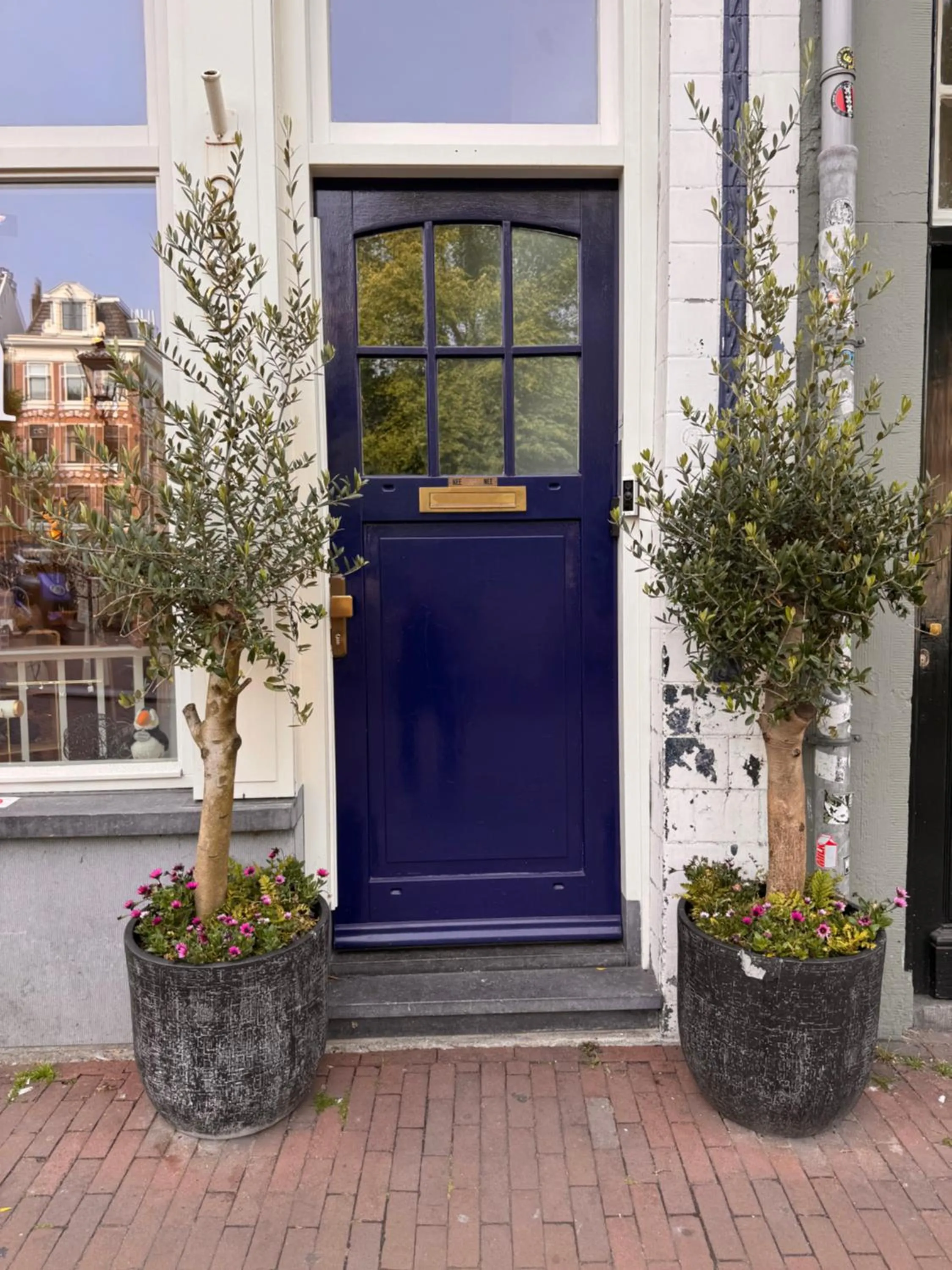 Property building in Décor Canal House