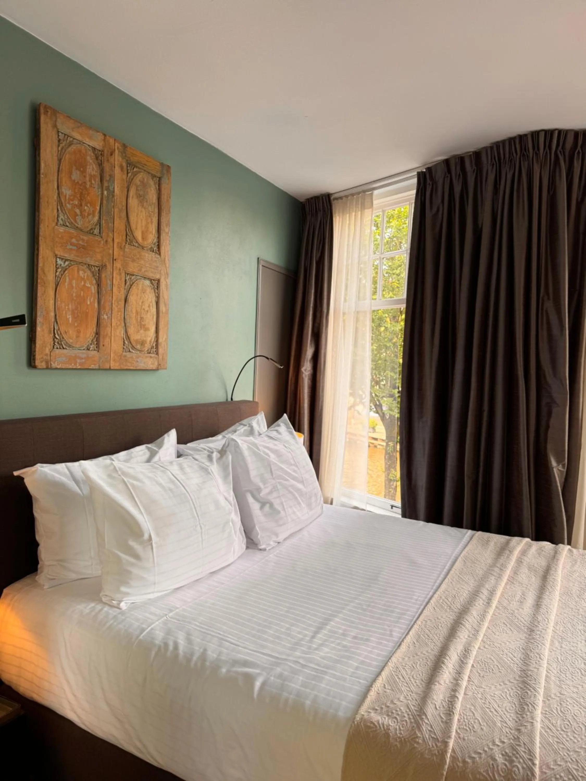 Bedroom, Bed in Décor Canal House