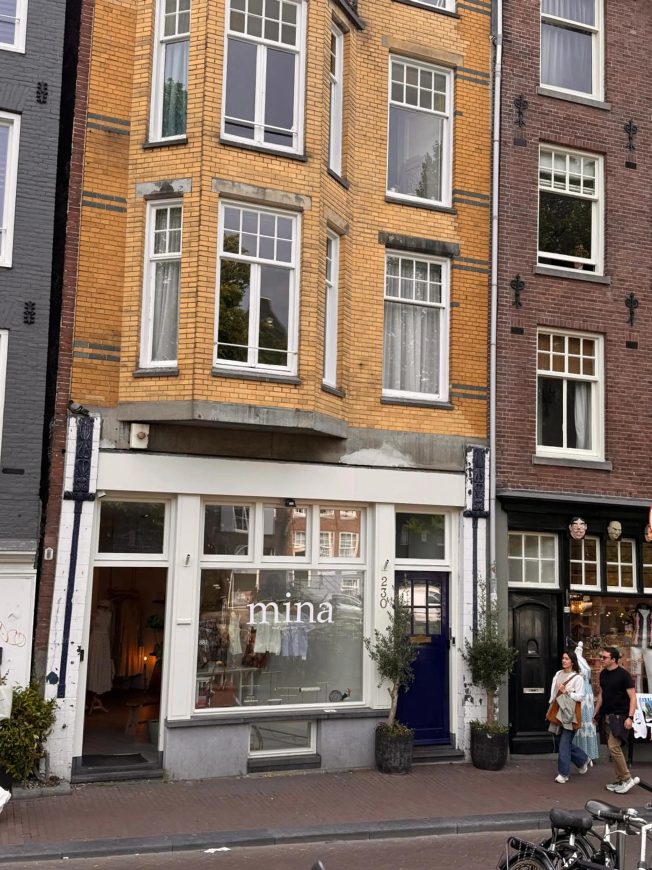 Property building in Décor Canal House