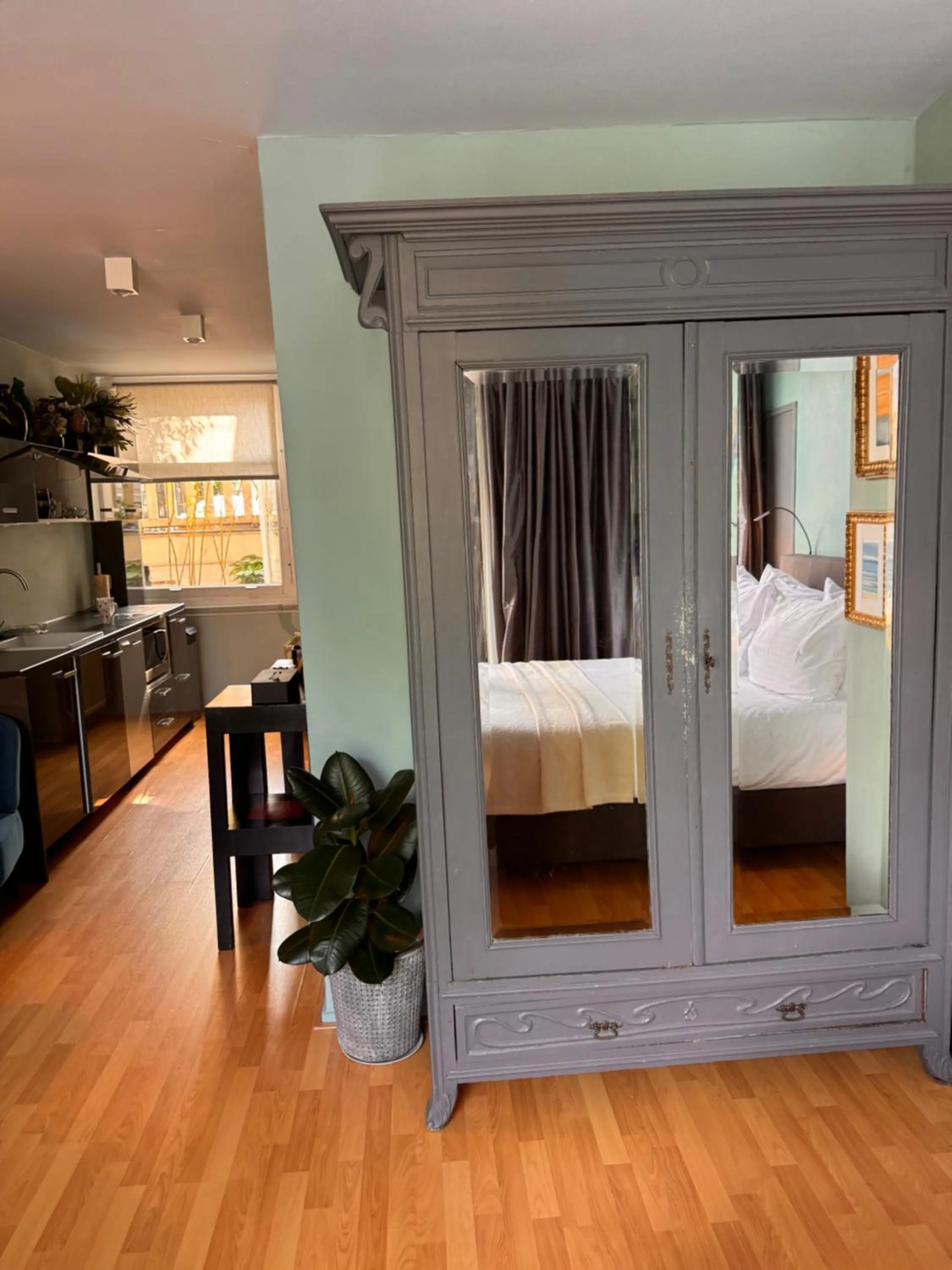 Bedroom, Bed in Décor Canal House