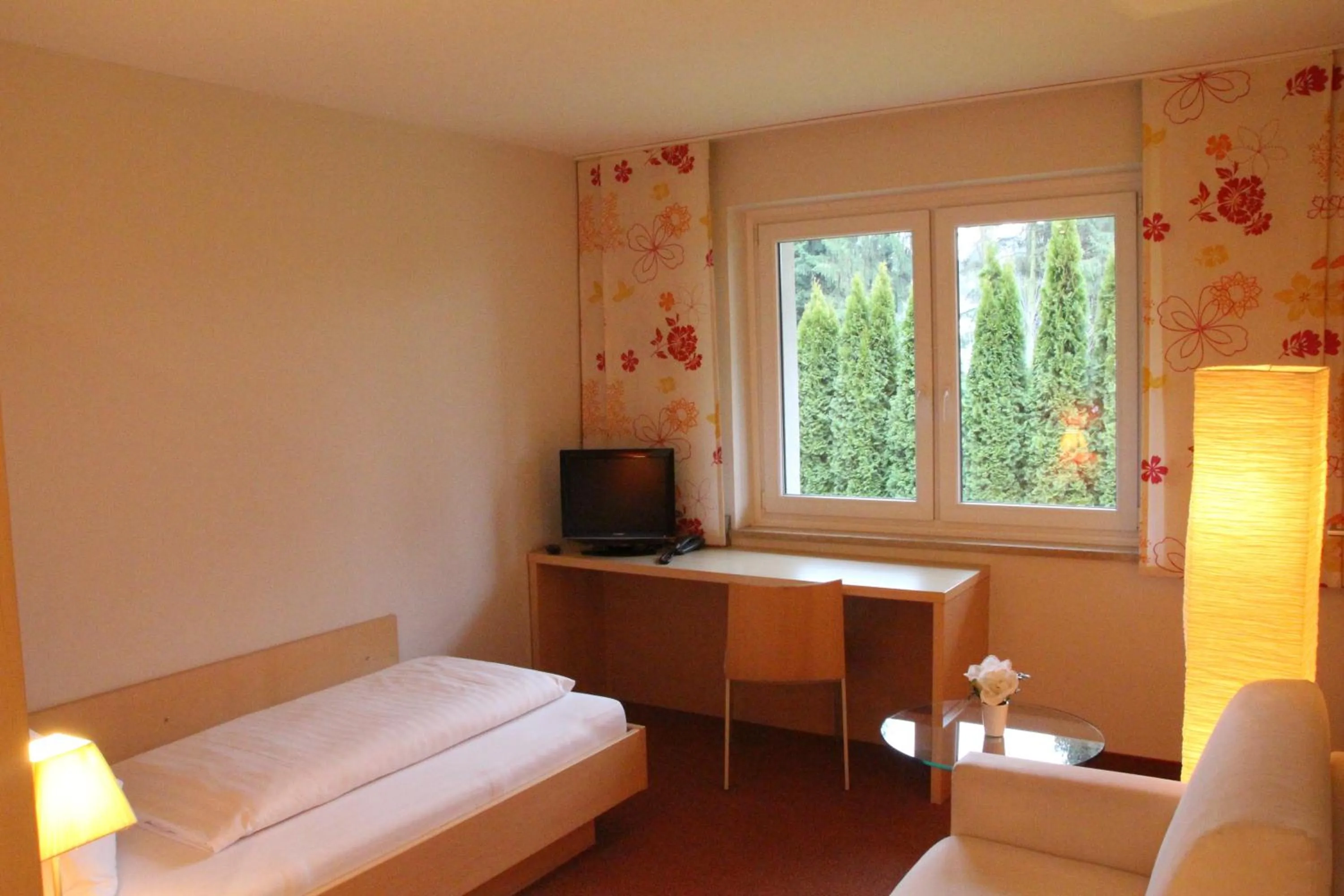 Bed in Hotel Alhartinger Hof