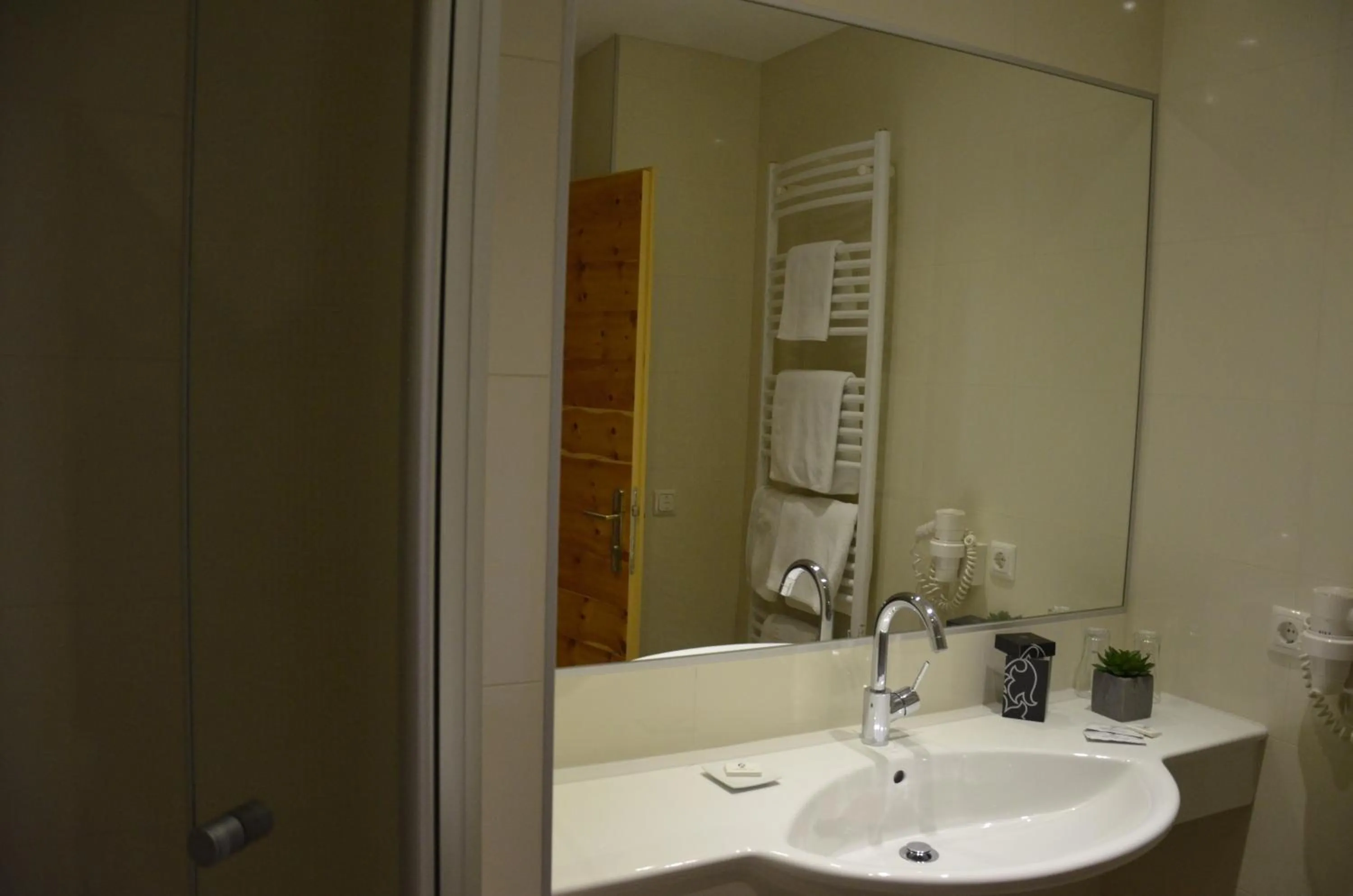 Bathroom in Hotel Alhartinger Hof