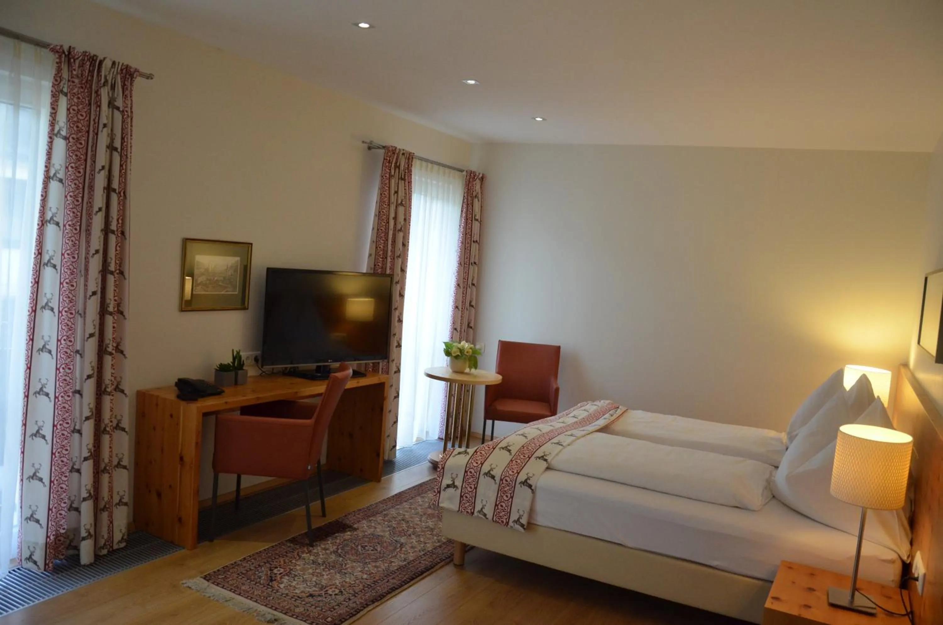 Bed in Hotel Alhartinger Hof