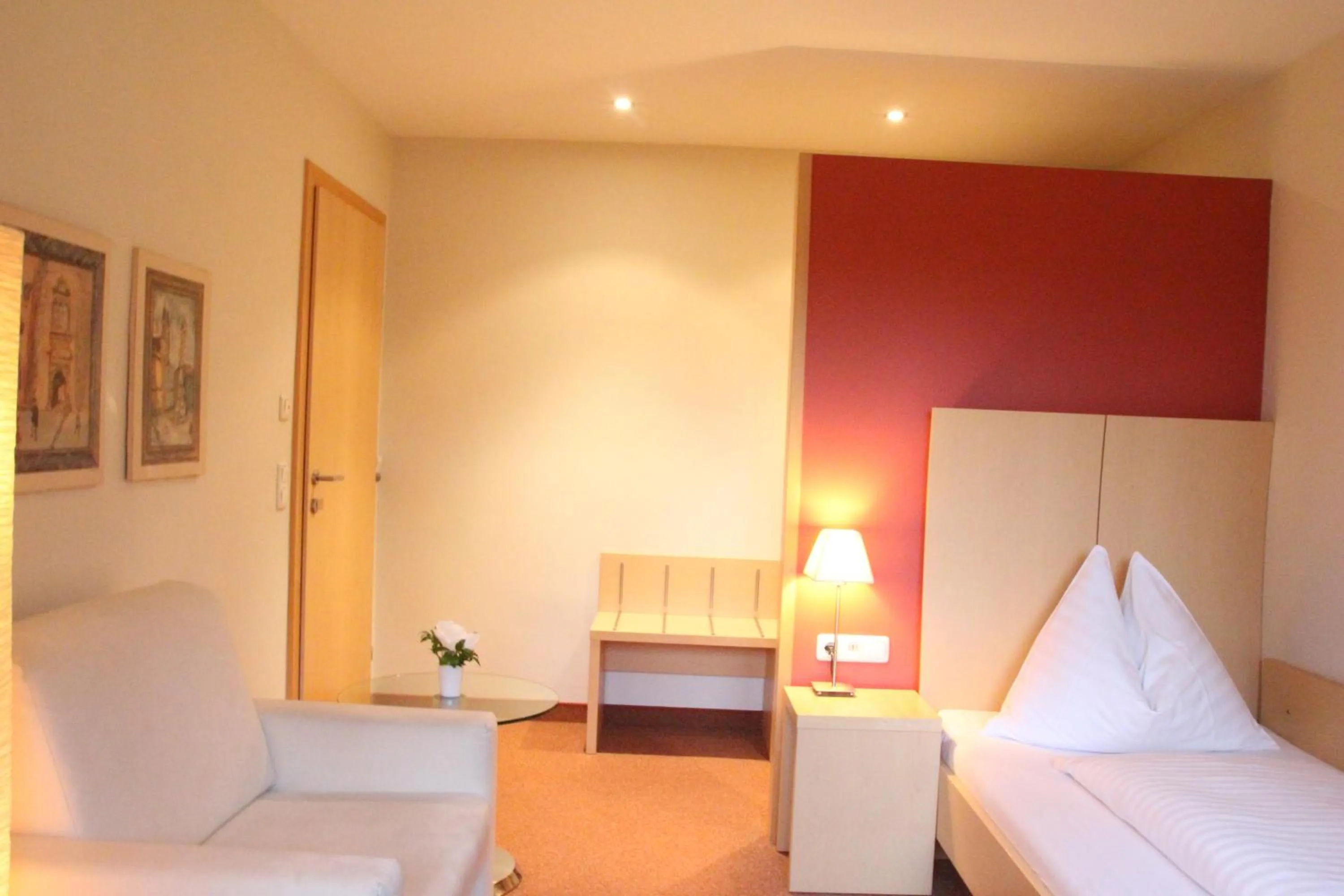 Bed in Hotel Alhartinger Hof