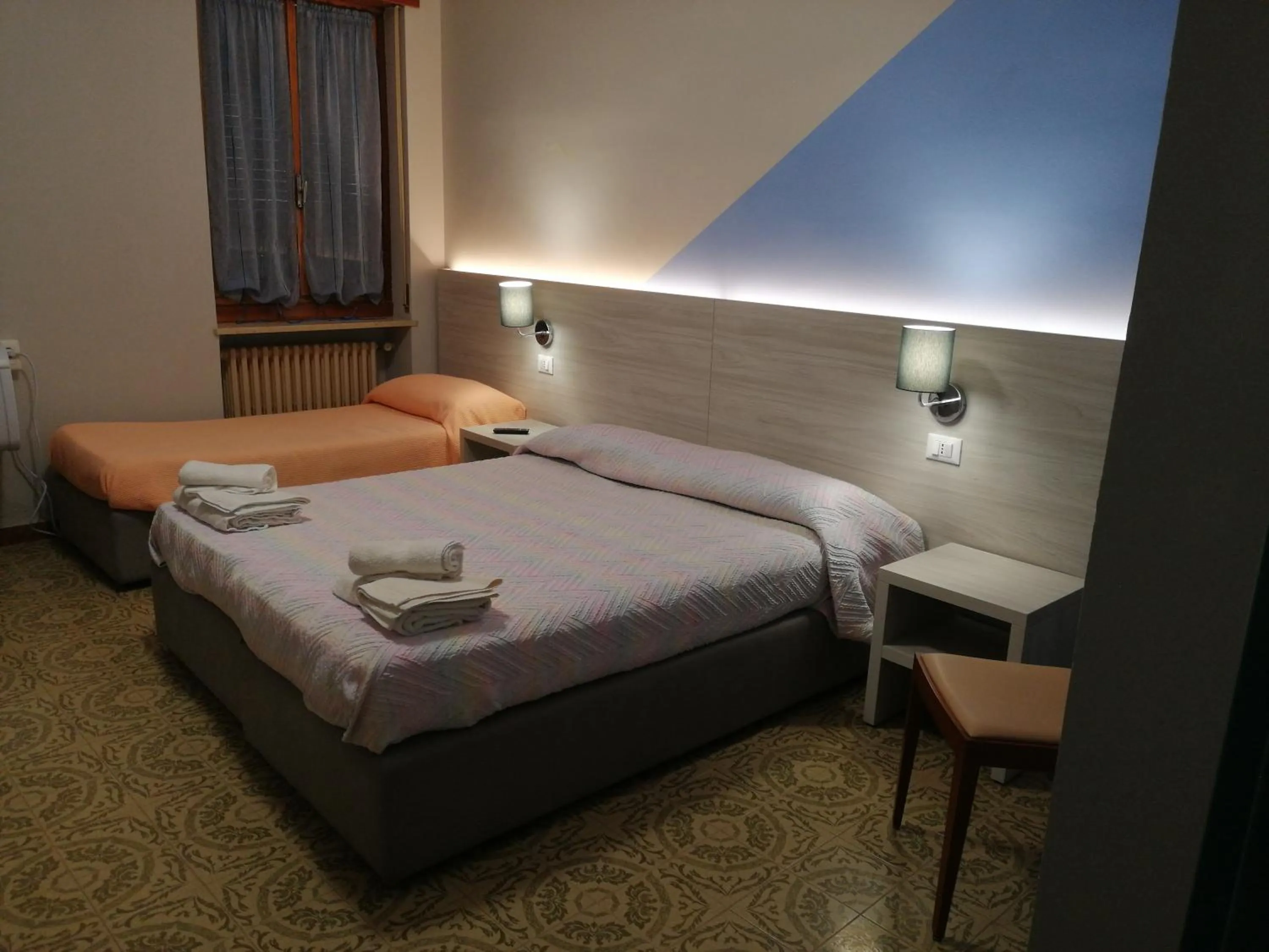 Bed in Cannone d'Oro