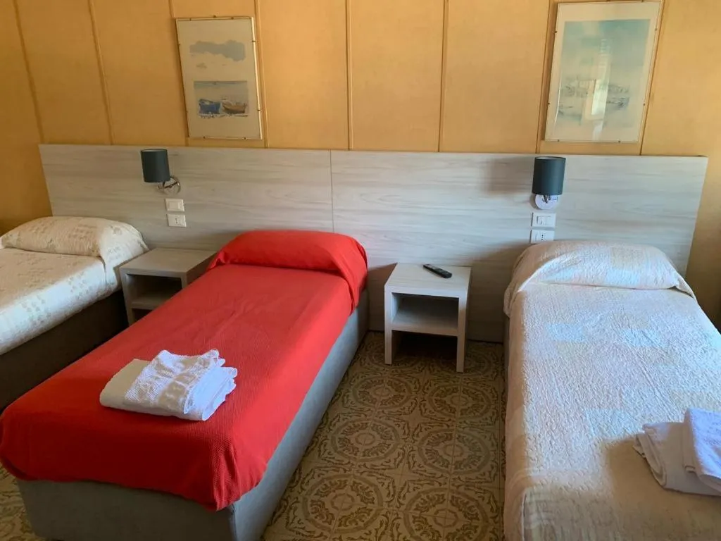 Bed in Cannone d'Oro