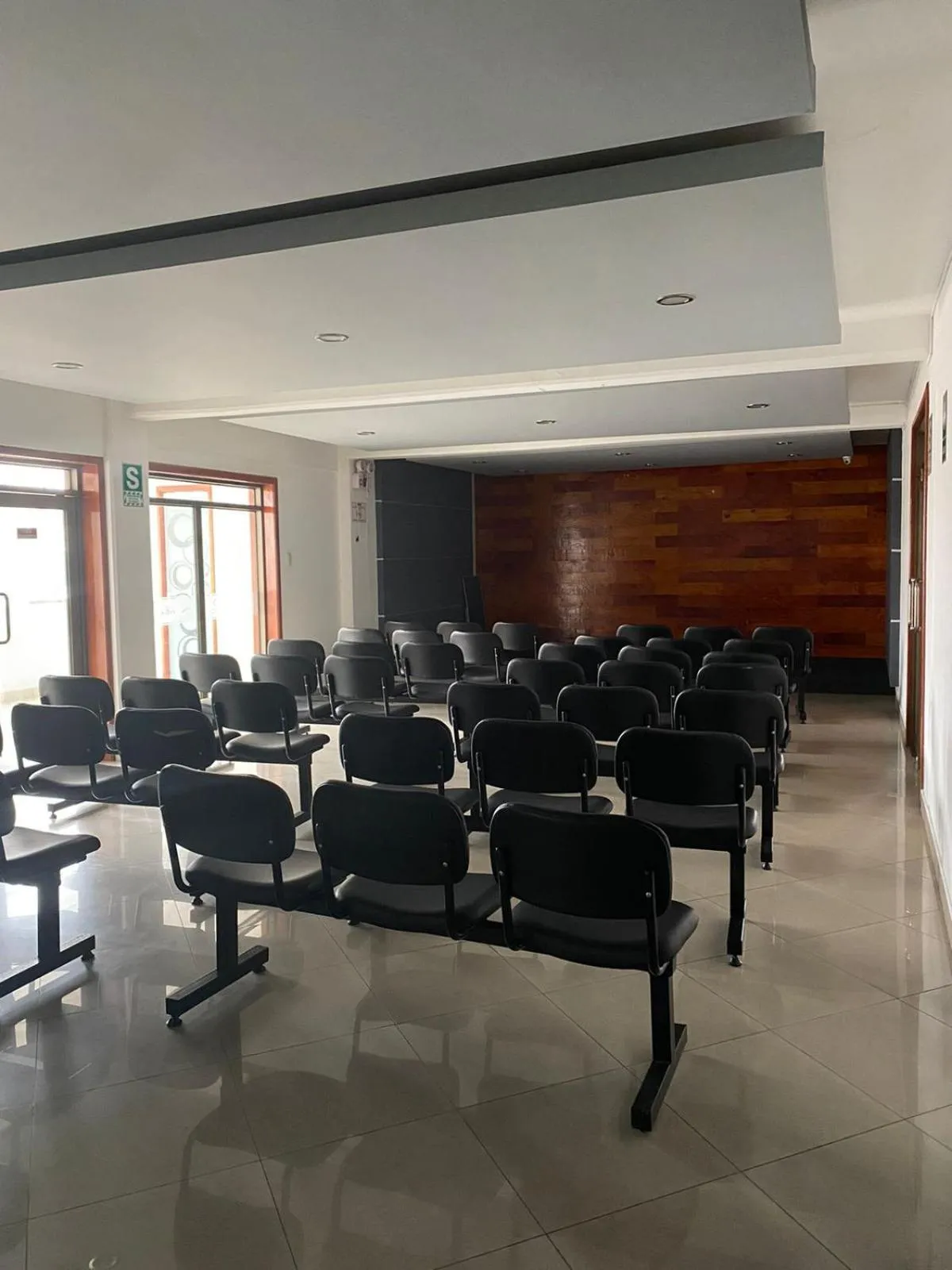 Communal lounge/ TV room in Gran Hotel Victoria