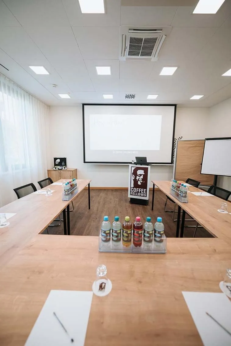 Meeting/conference room in Coffee Fellows Hotel München-Freiham