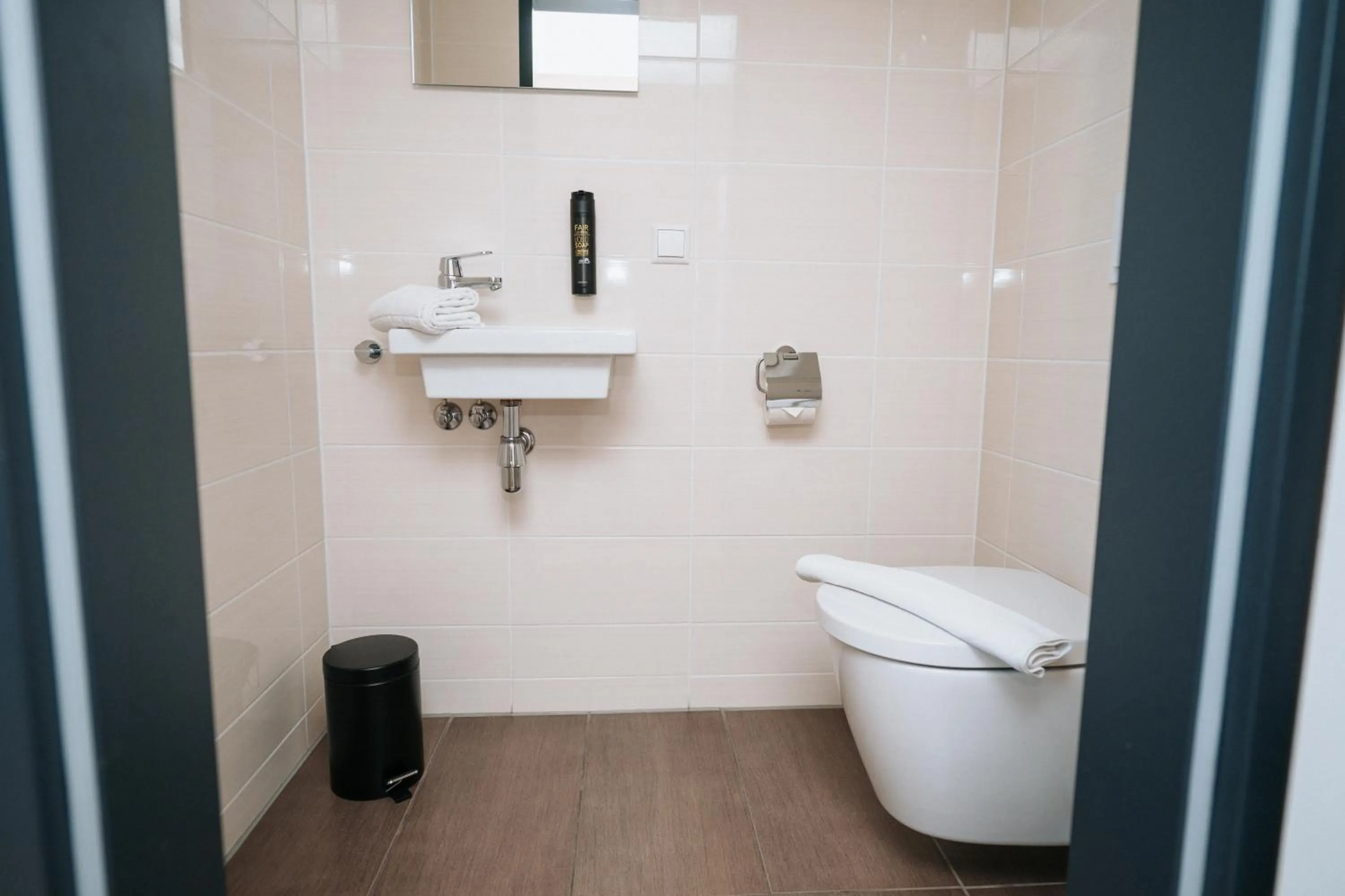 Bathroom in Coffee Fellows Hotel München-Freiham