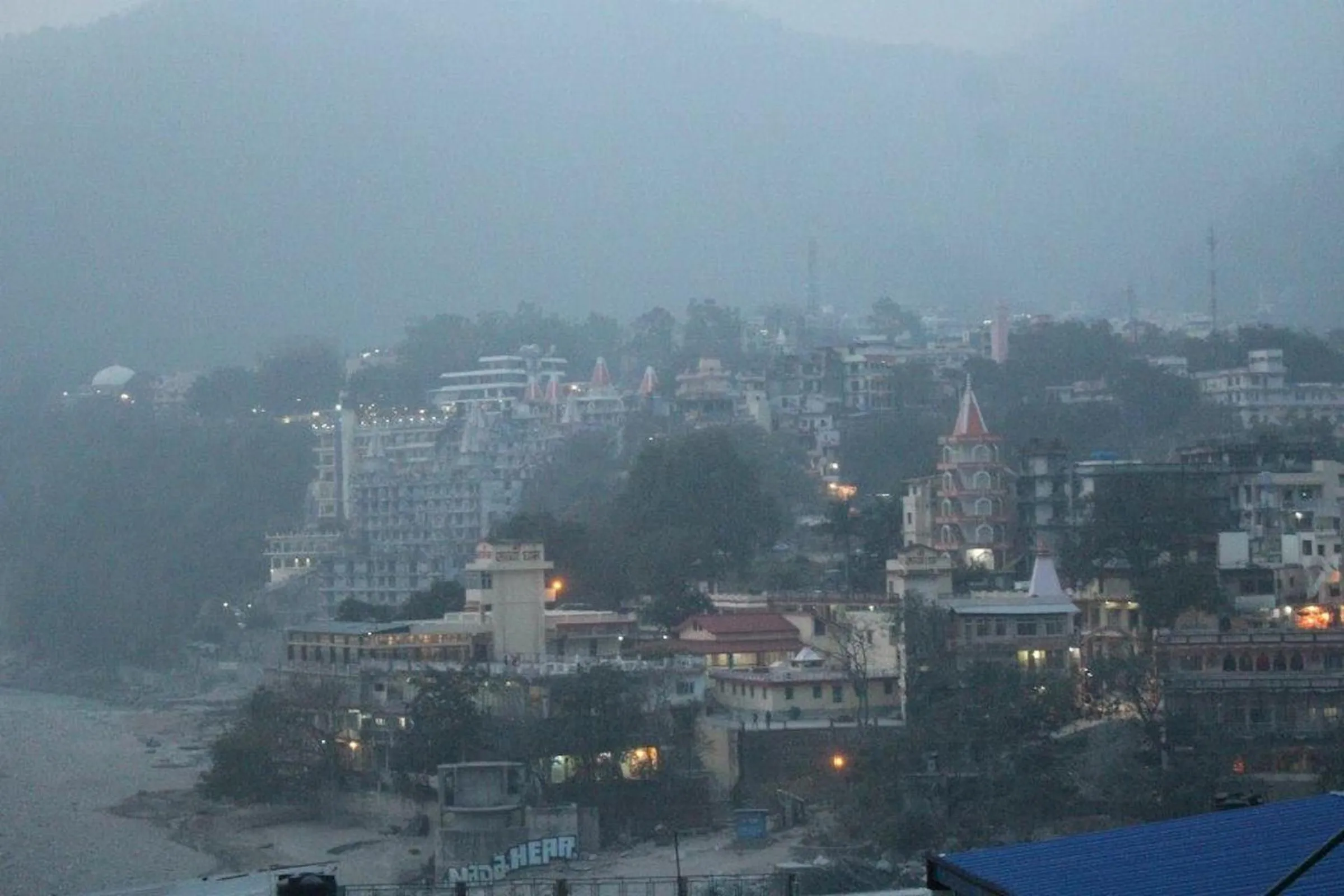 Mountain view in Hotel Golden Crown Laxman Jhula