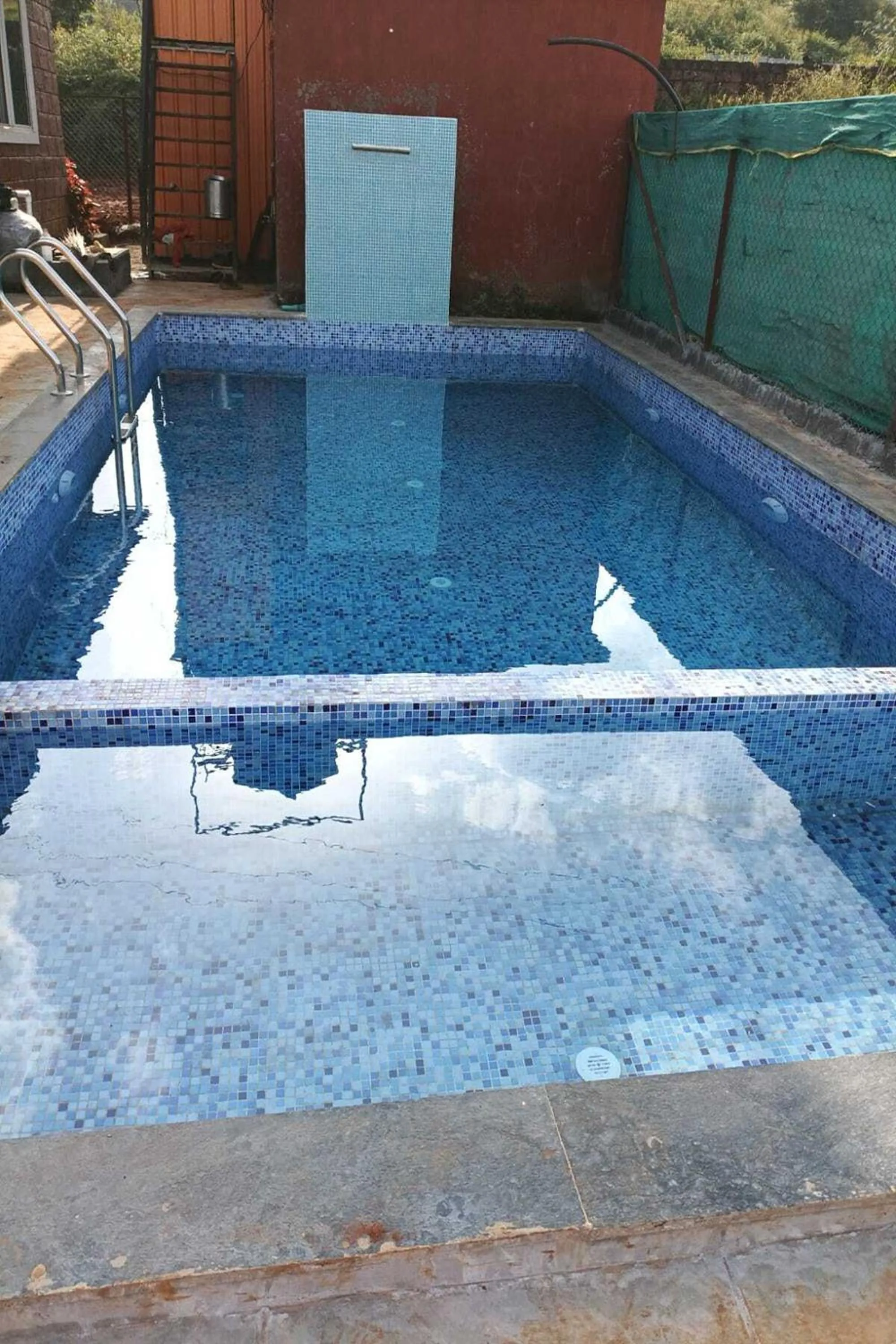 Swimming pool in Saubhagya Villa