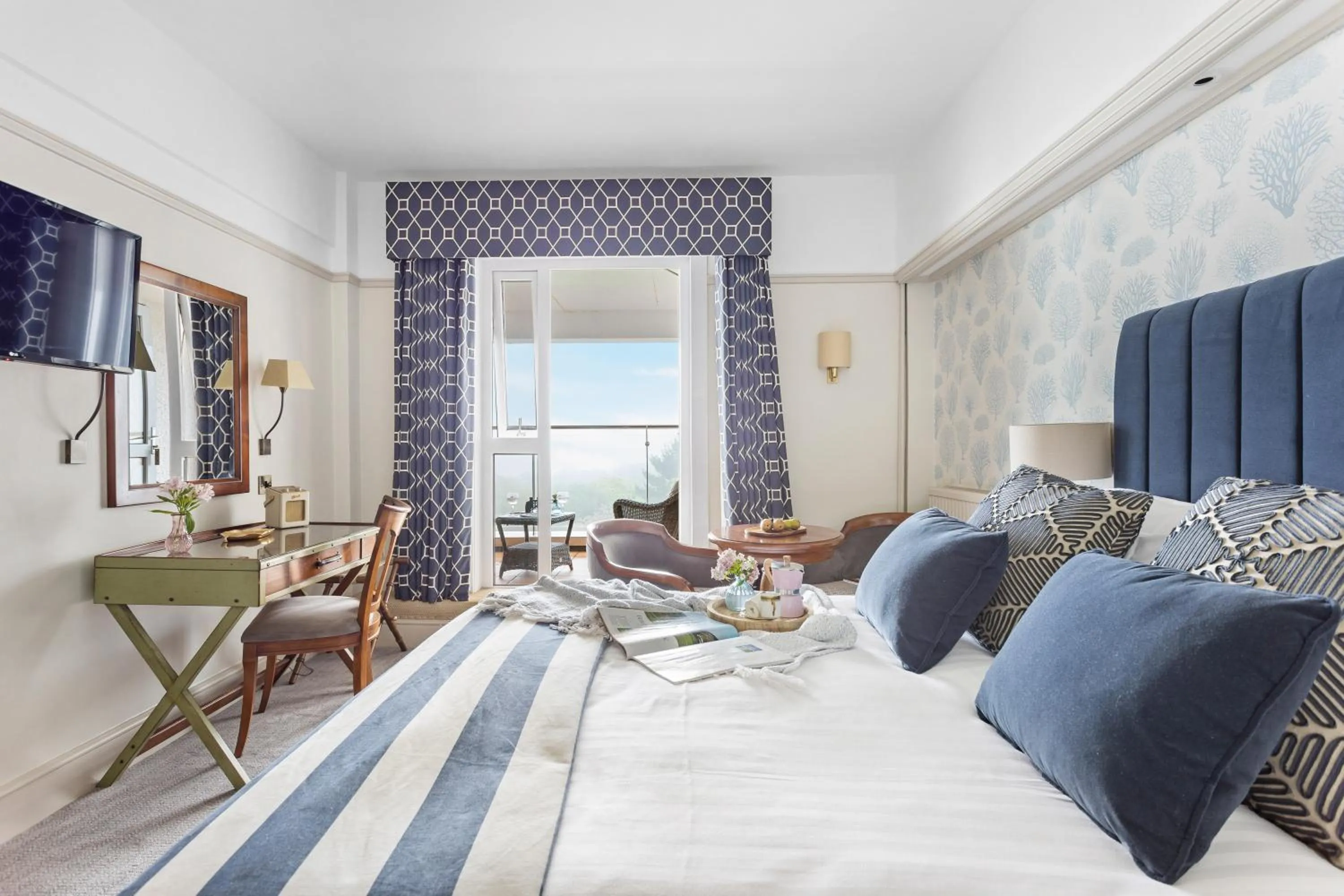 Bedroom, Bed in Thurlestone Hotel