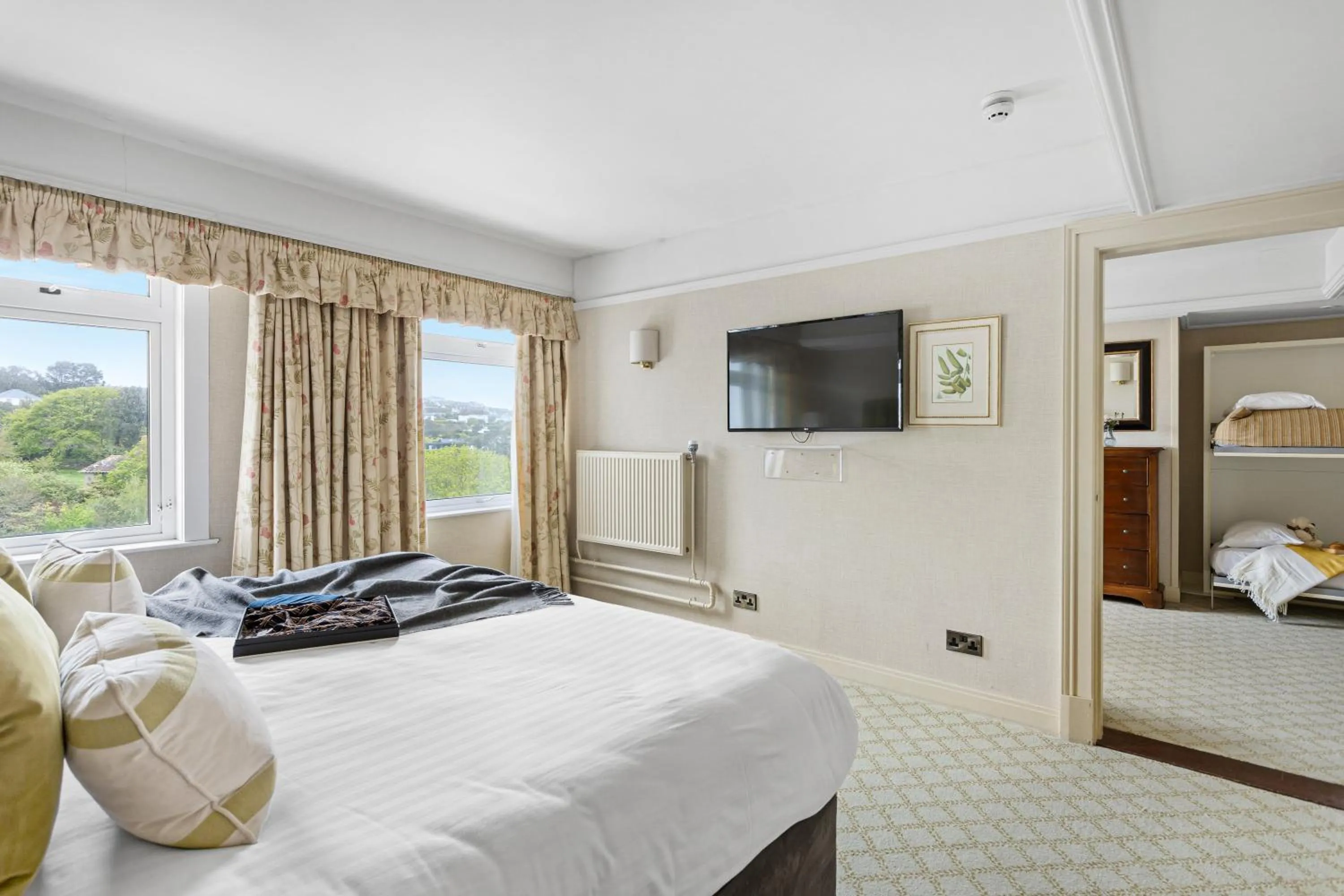 Bedroom, Bed in Thurlestone Hotel