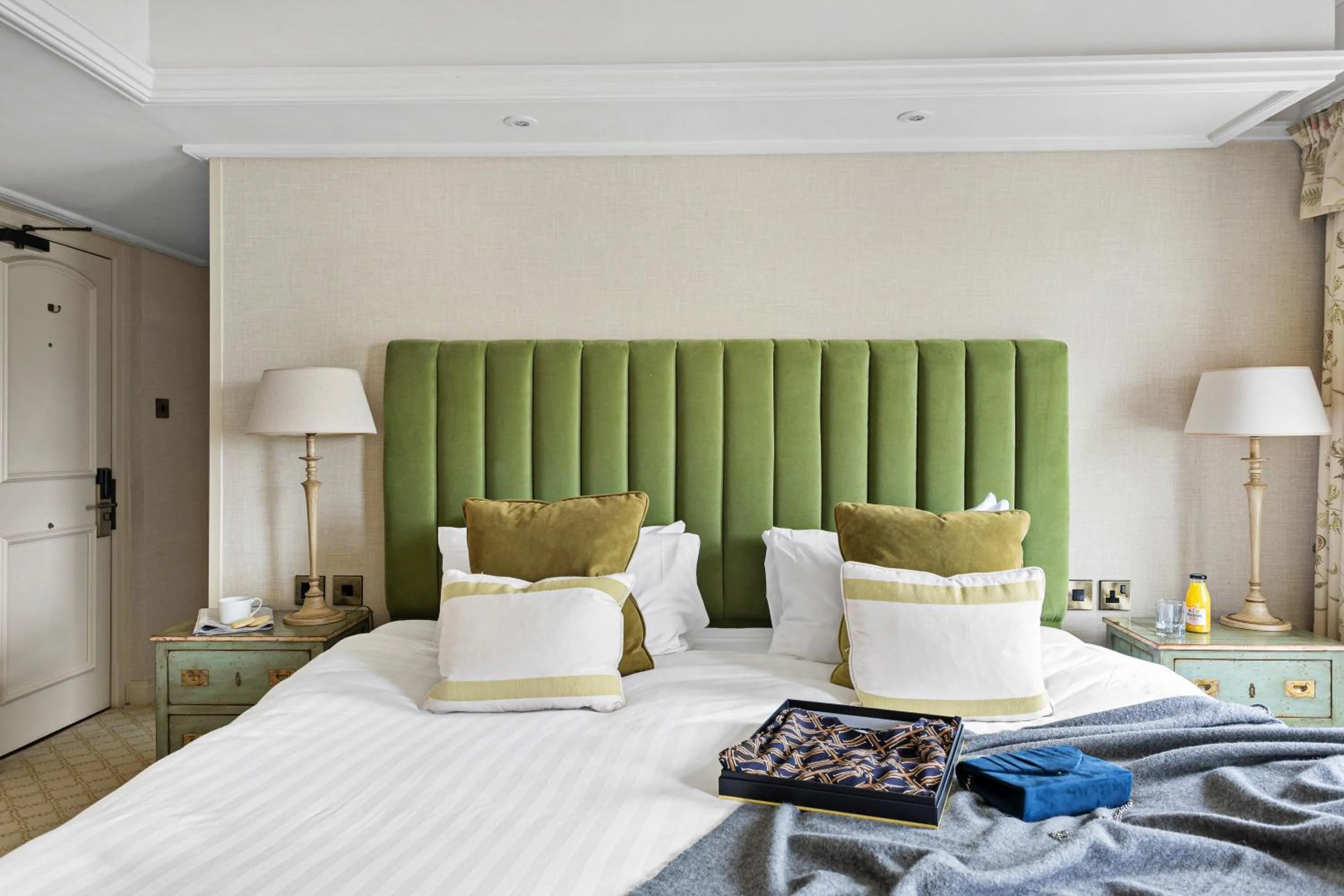 Bedroom, Bed in Thurlestone Hotel