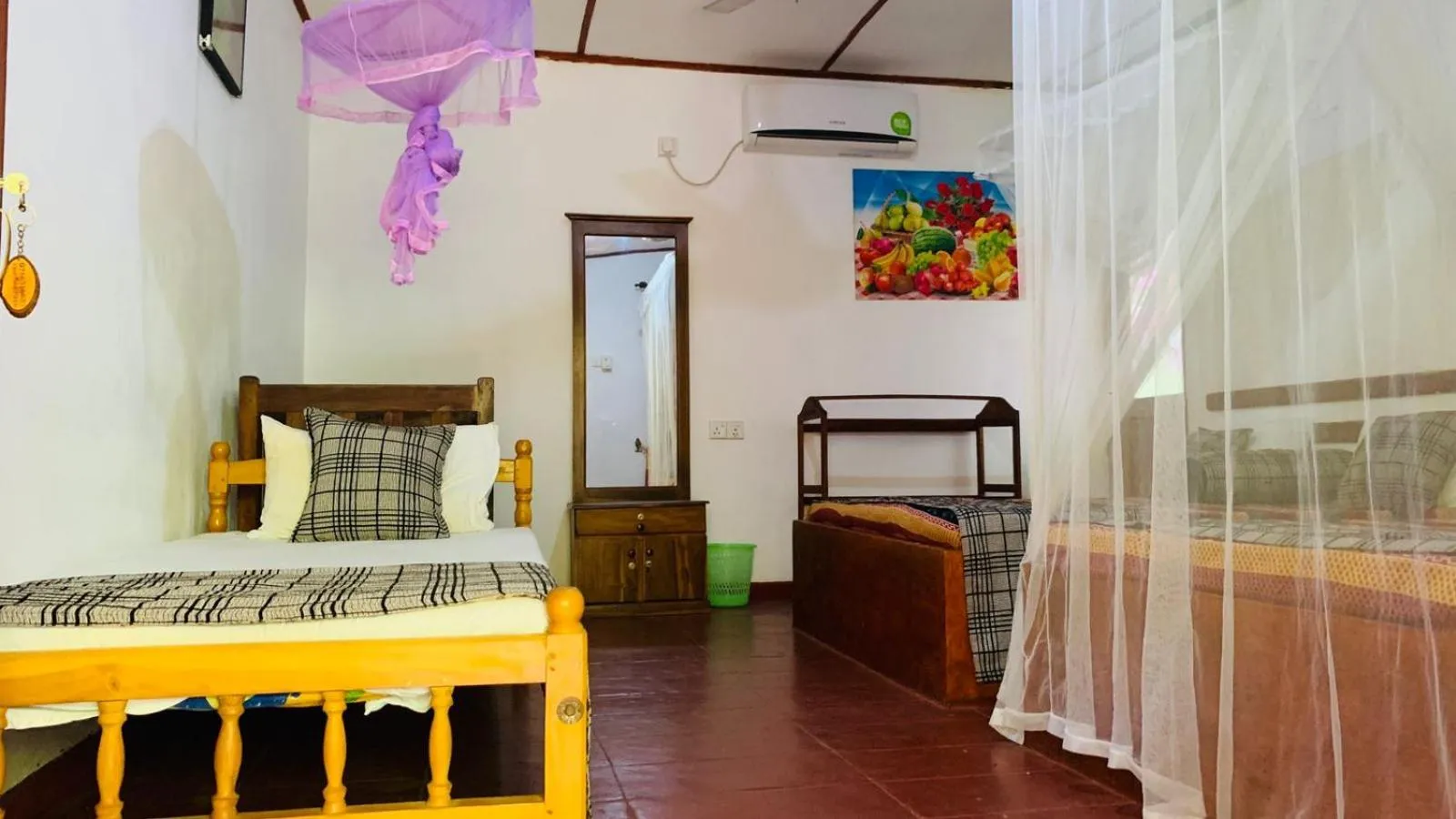 Bed in Sisira Natural Lodge - Sigiriya