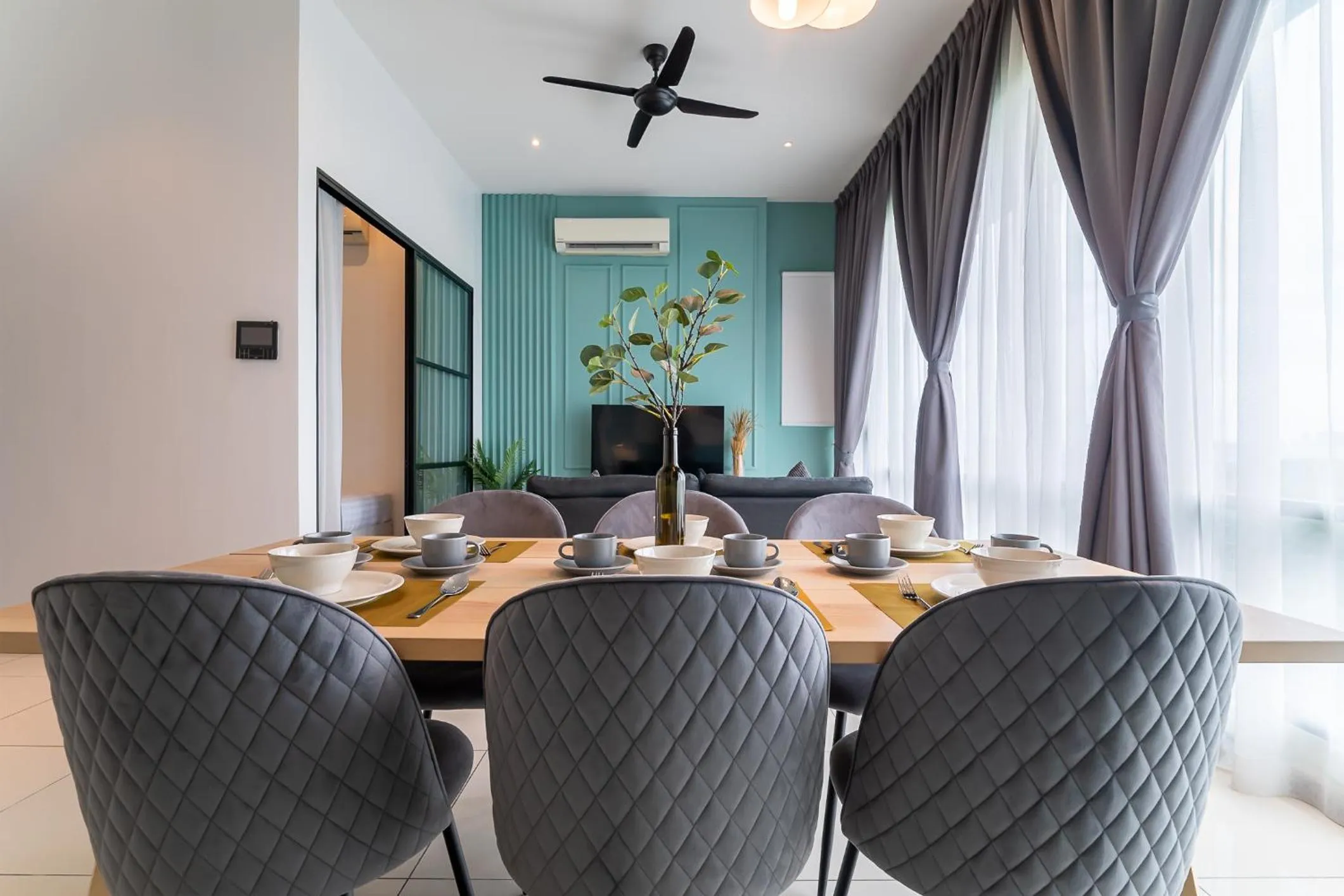 Dining area in Opus Residences by Centurypro