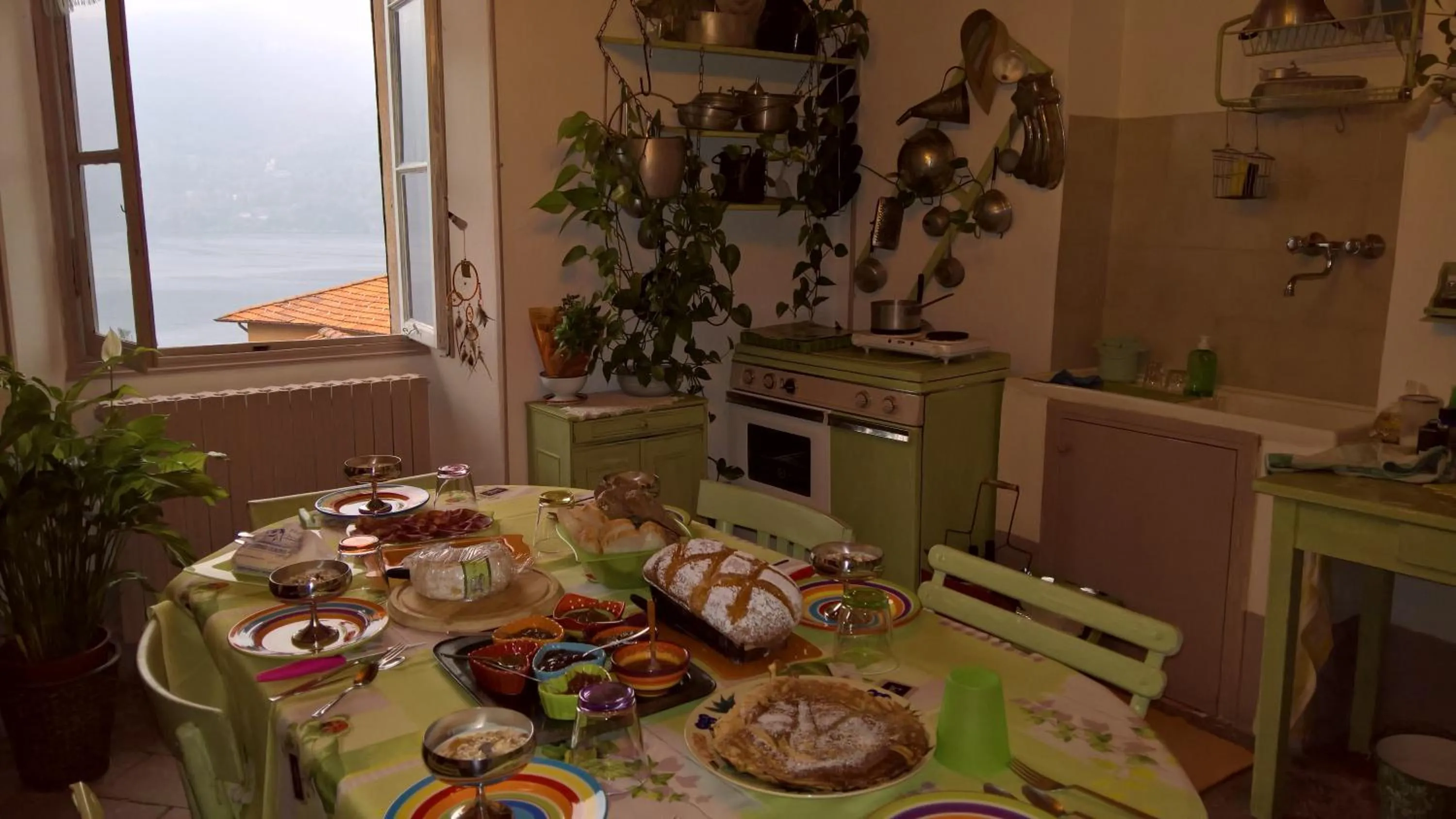Communal kitchen in B&B "A Casa di Camilla"