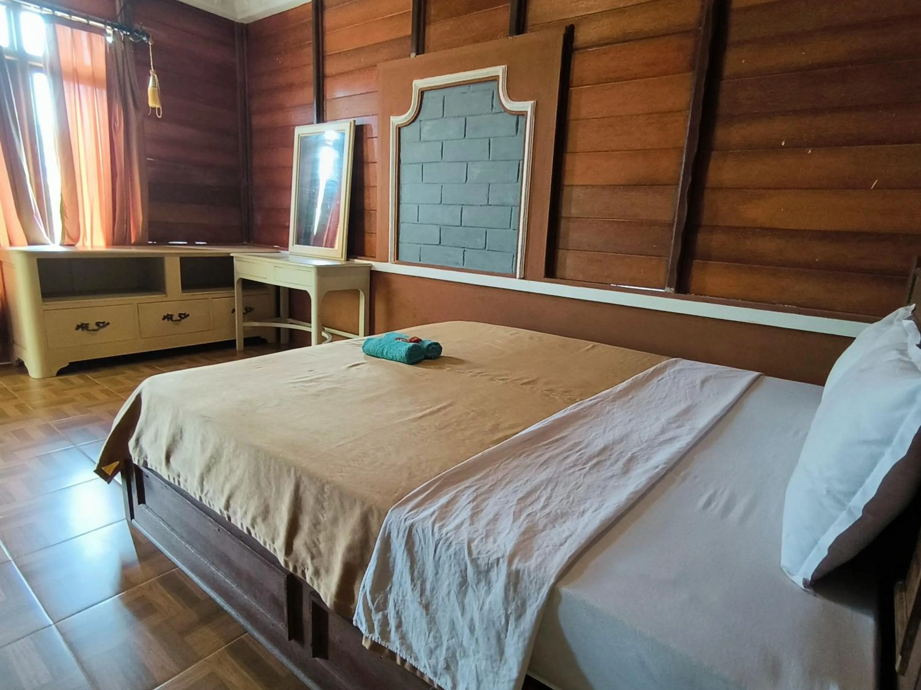 Sunrise Sea Hill Cottages