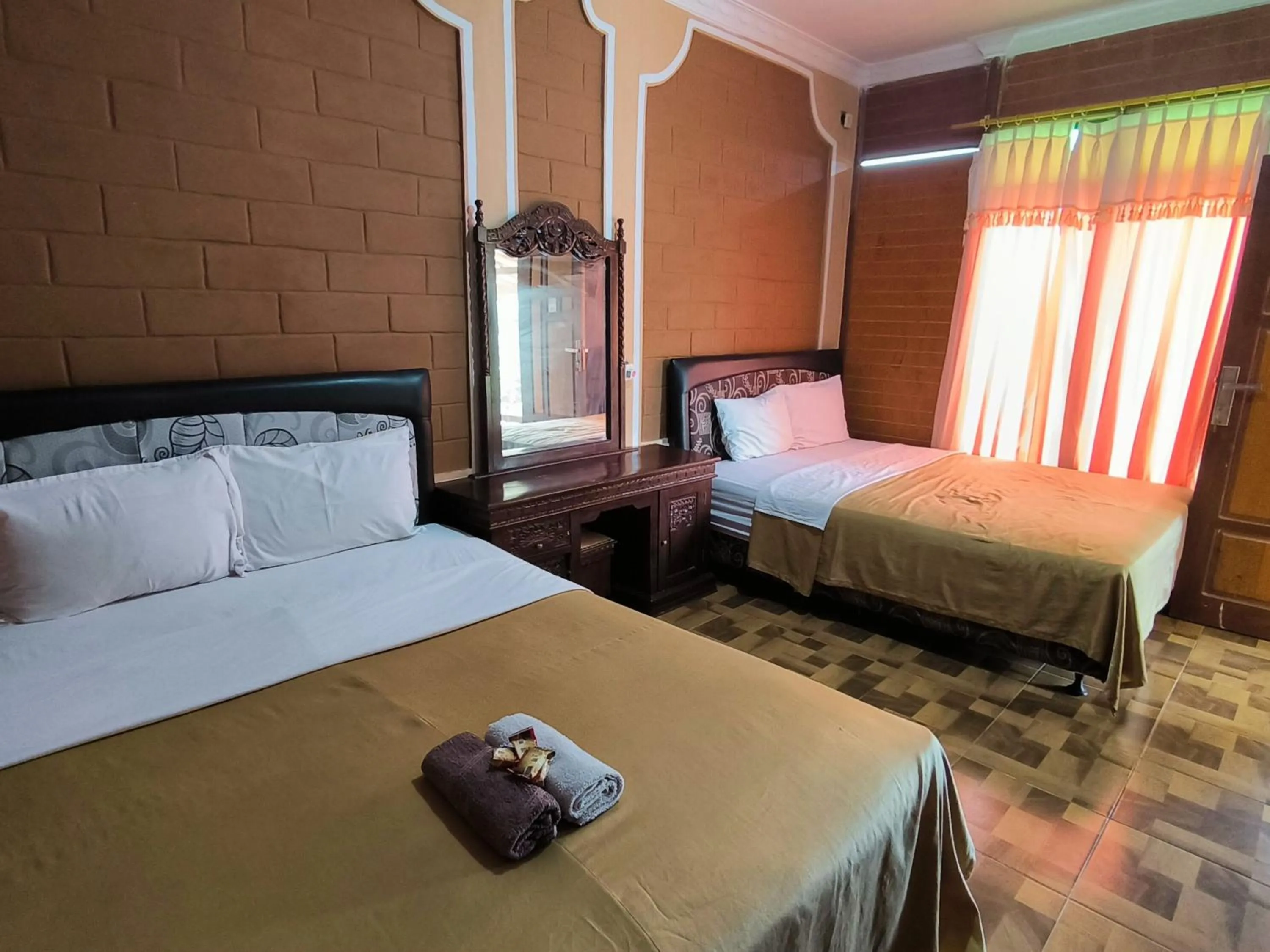 Sunrise Sea Hill Cottages