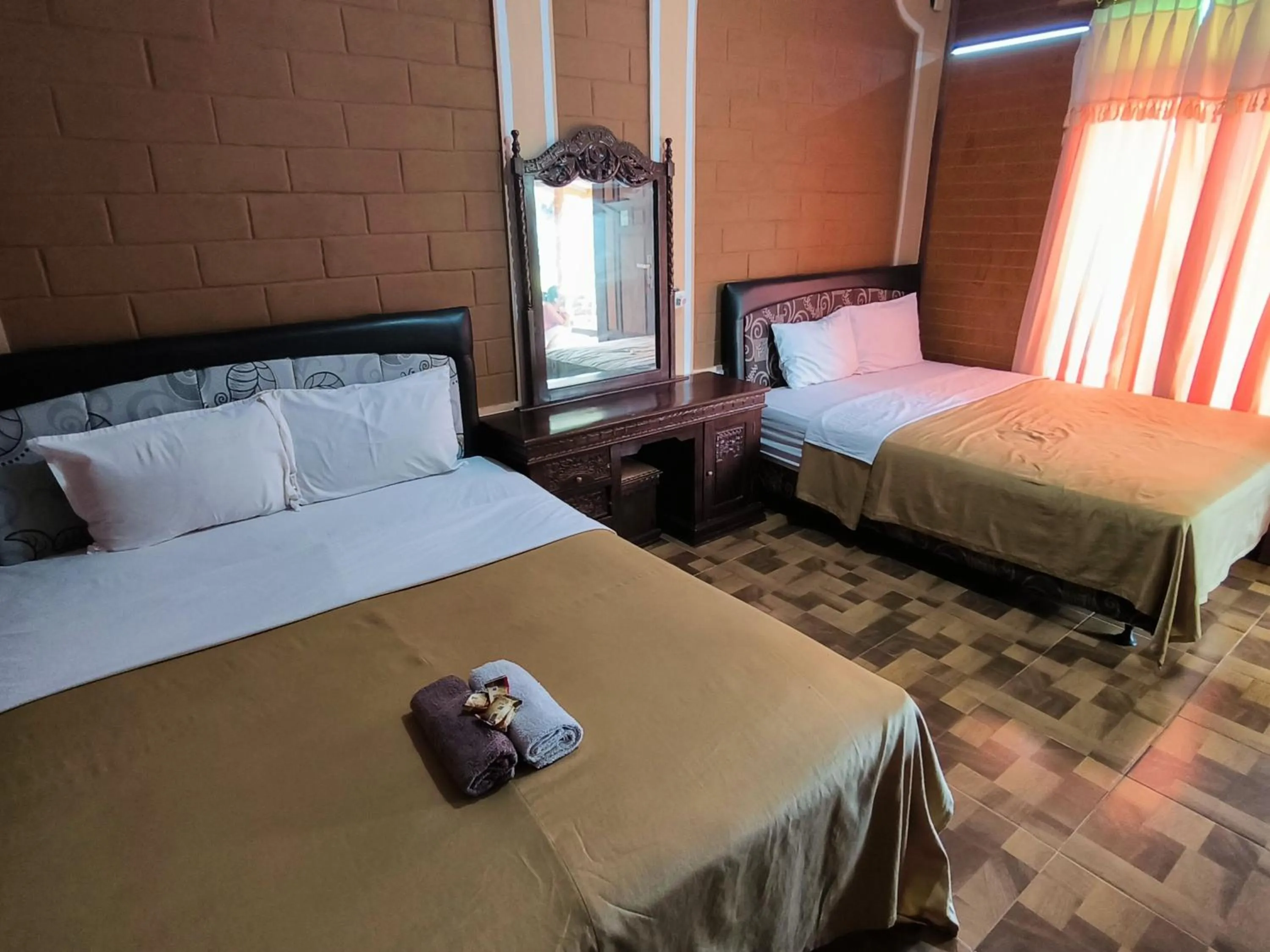 Sunrise Sea Hill Cottages