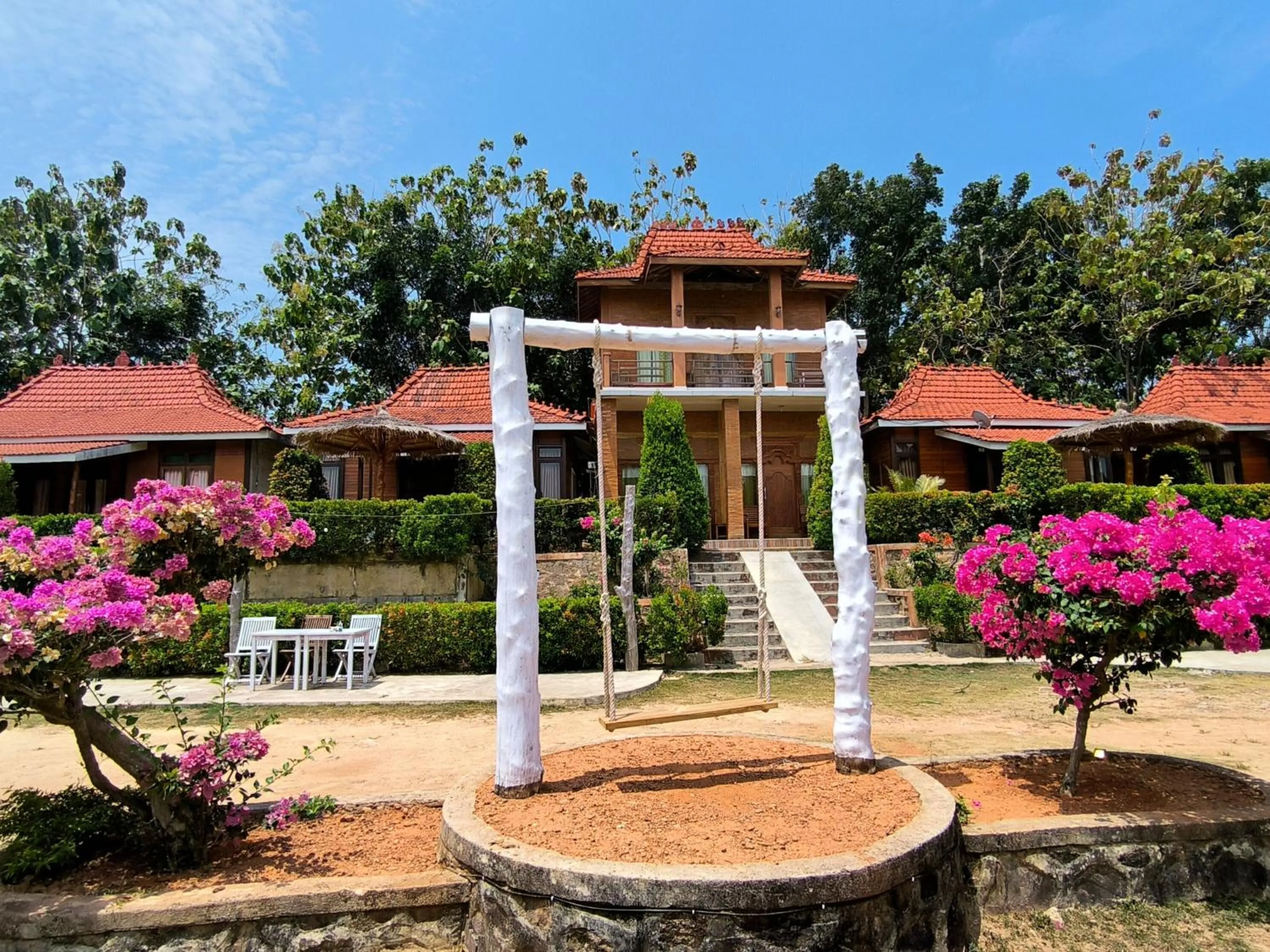 Sunrise Sea Hill Cottages