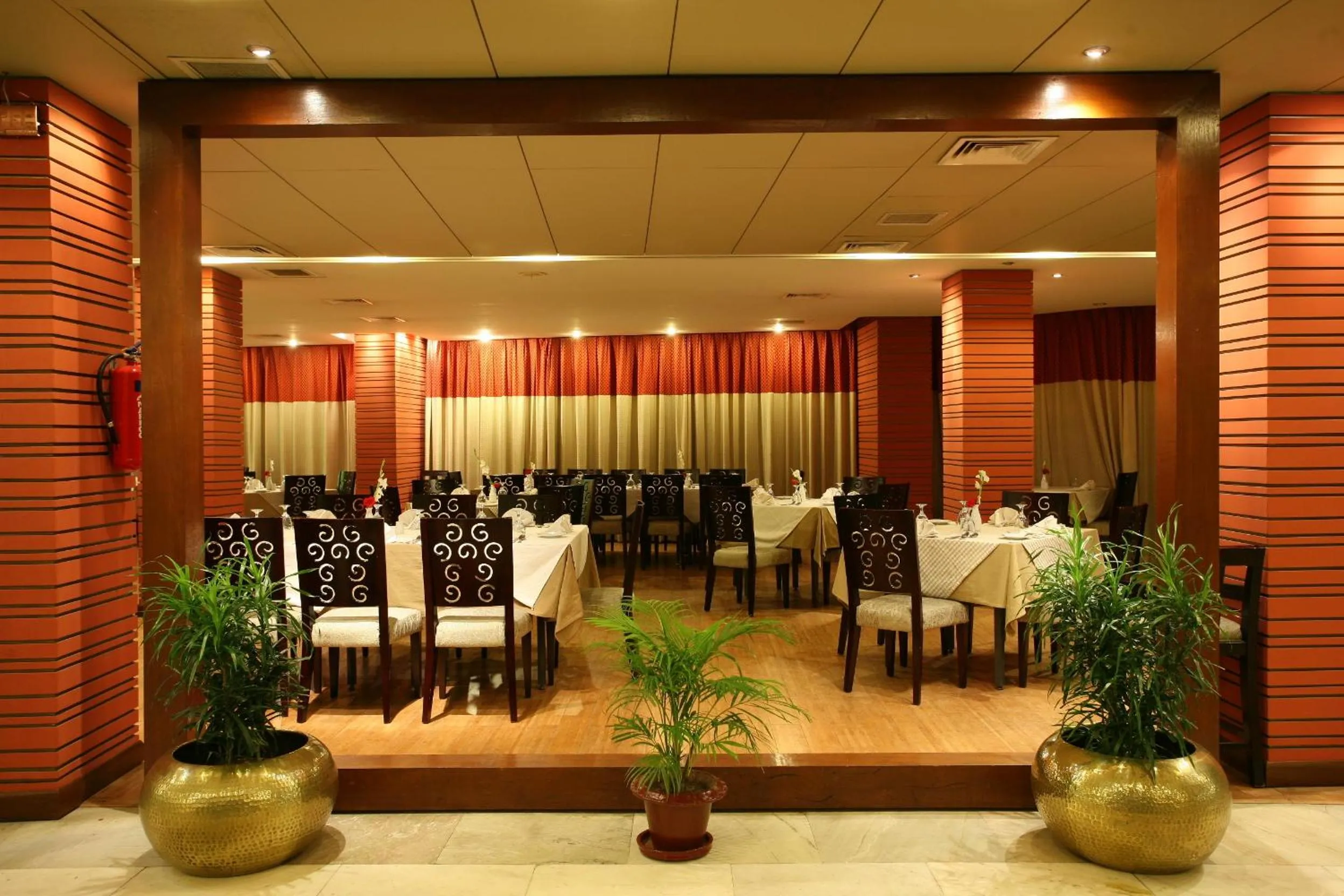 Restaurant/places to eat in Rose View Hotel