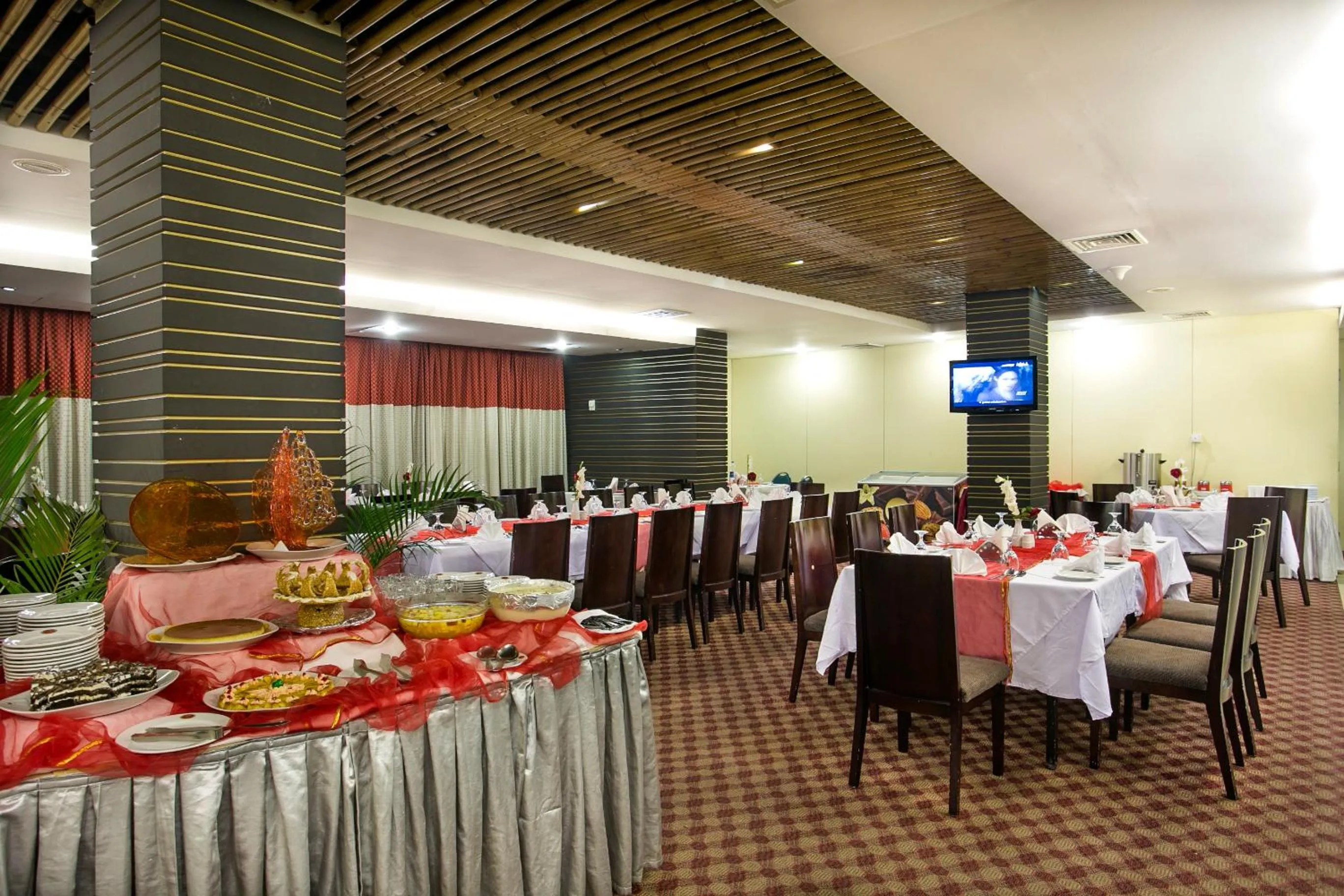 Restaurant/places to eat in Rose View Hotel