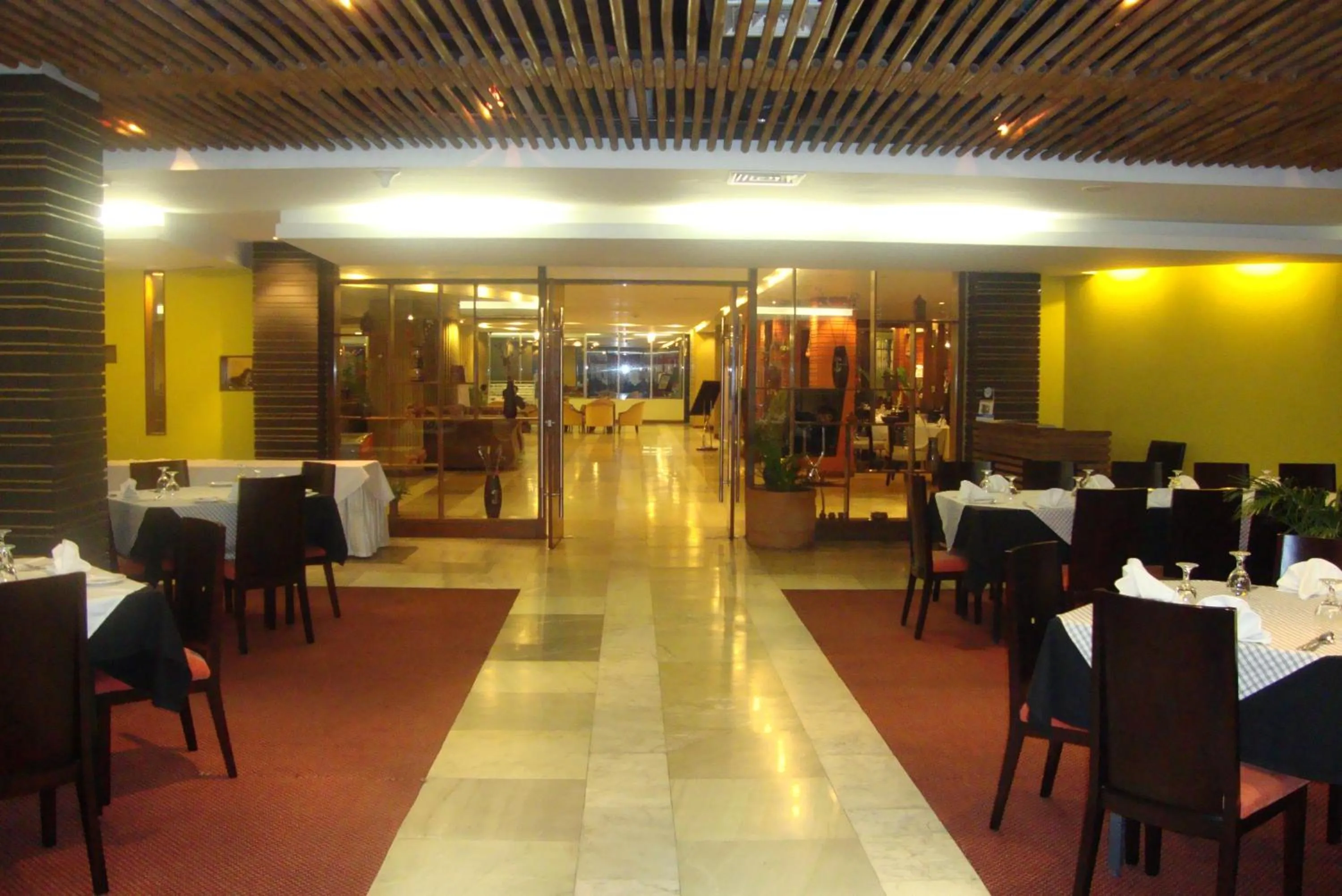 Restaurant/places to eat in Rose View Hotel