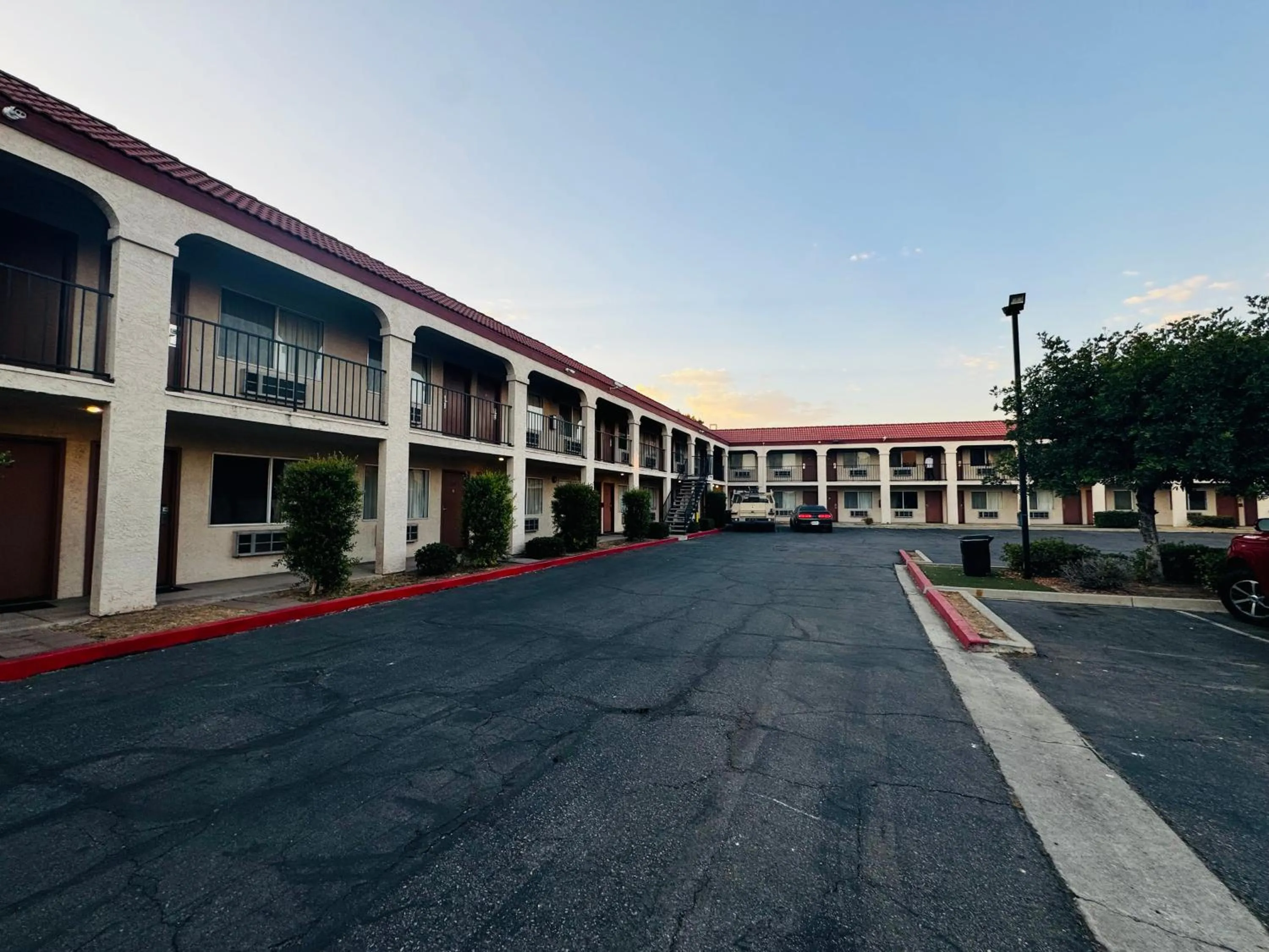 Casa Blanca Hotel - Azusa, Los Angeles