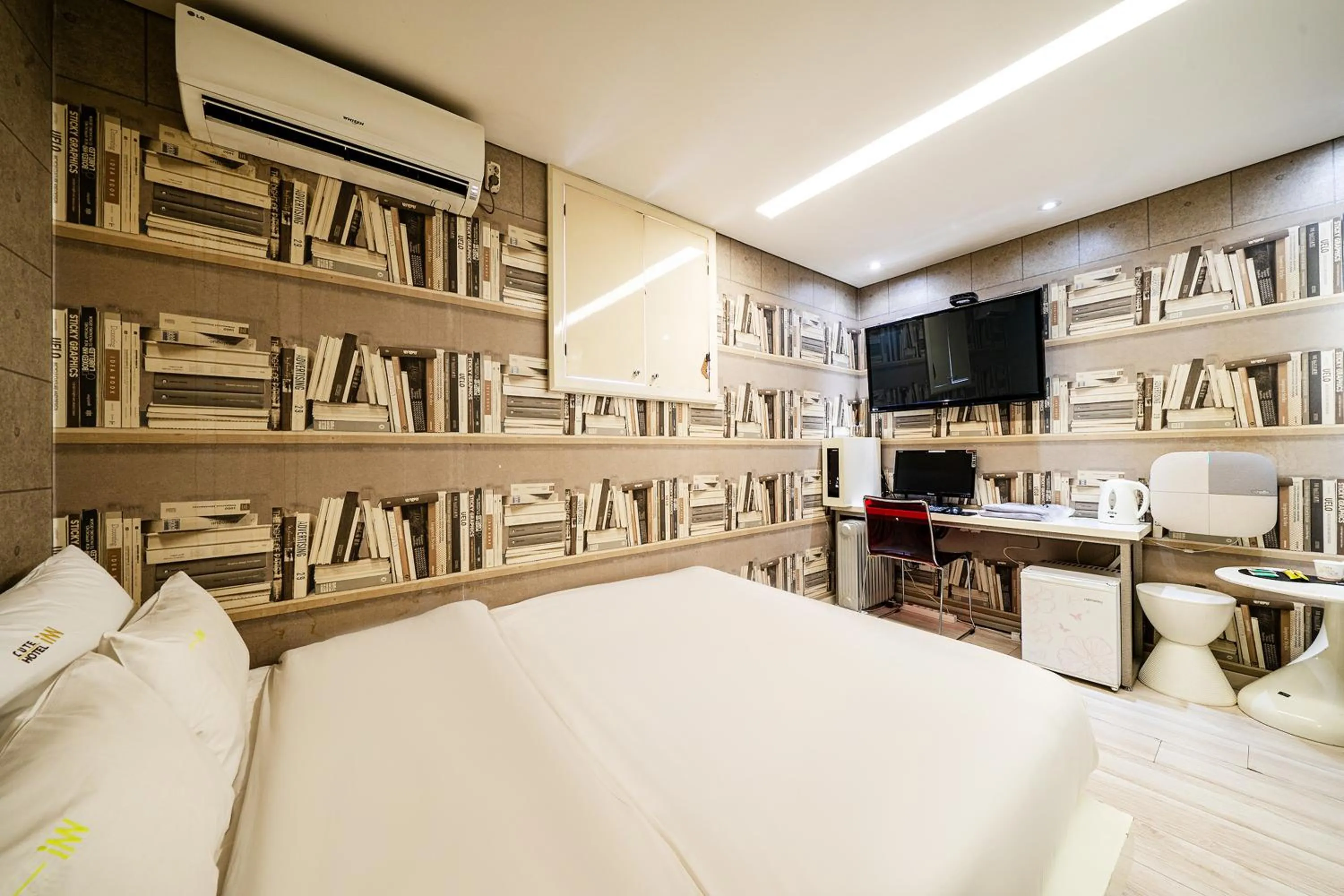 Bed in In Hotel Seoul