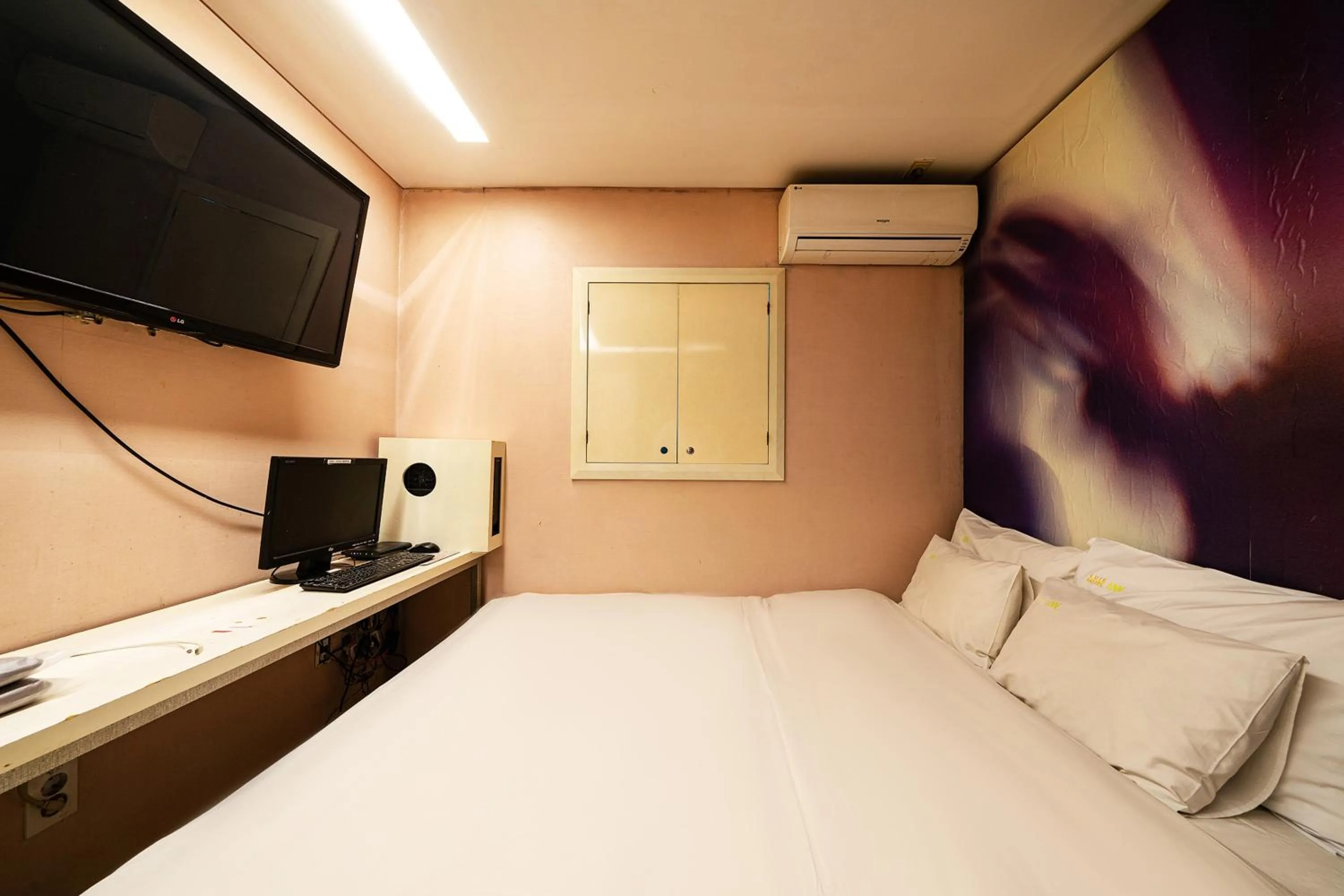 Bed in In Hotel Seoul