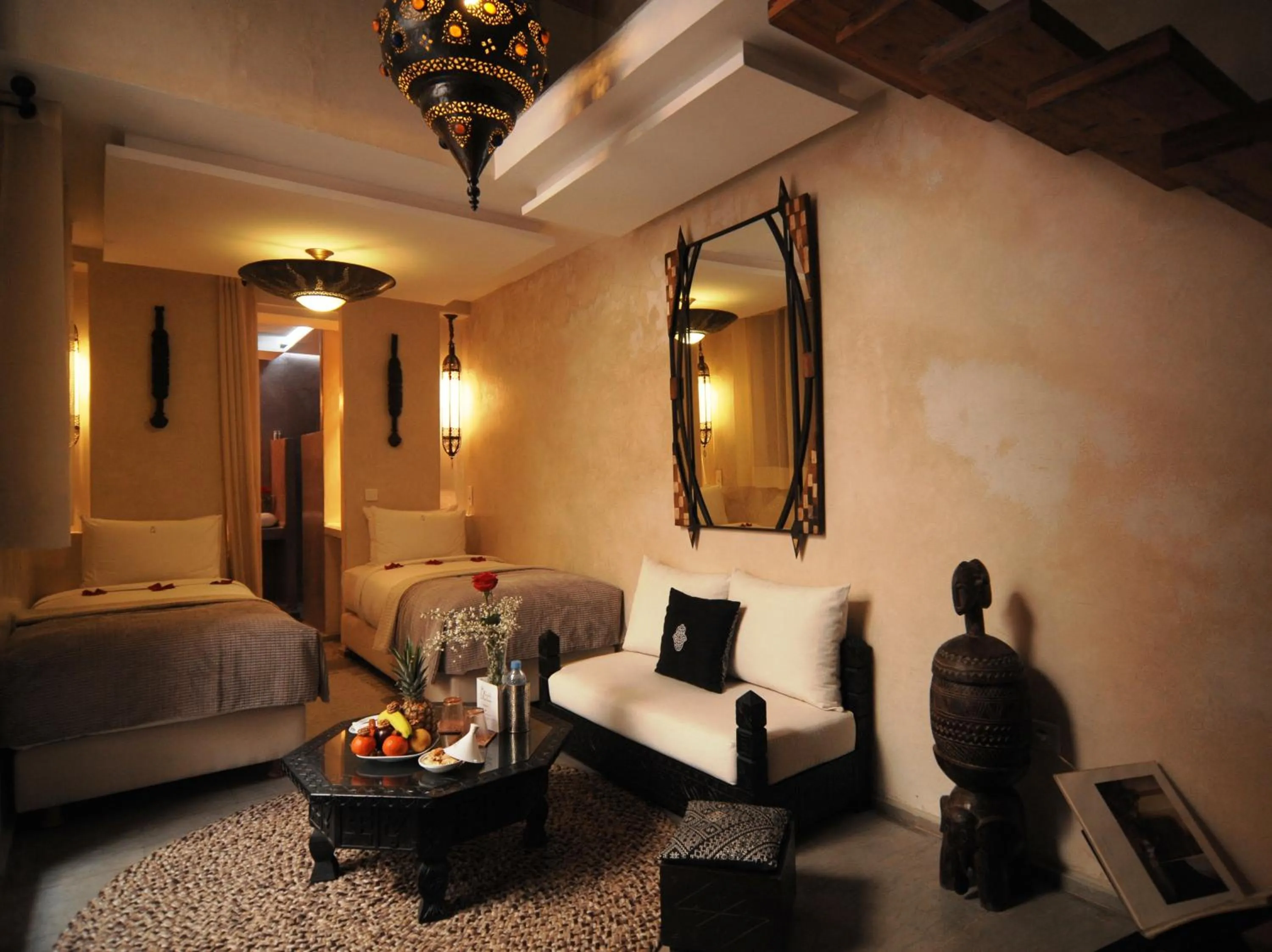 Seating area, Bed in Riad Kalaa 2