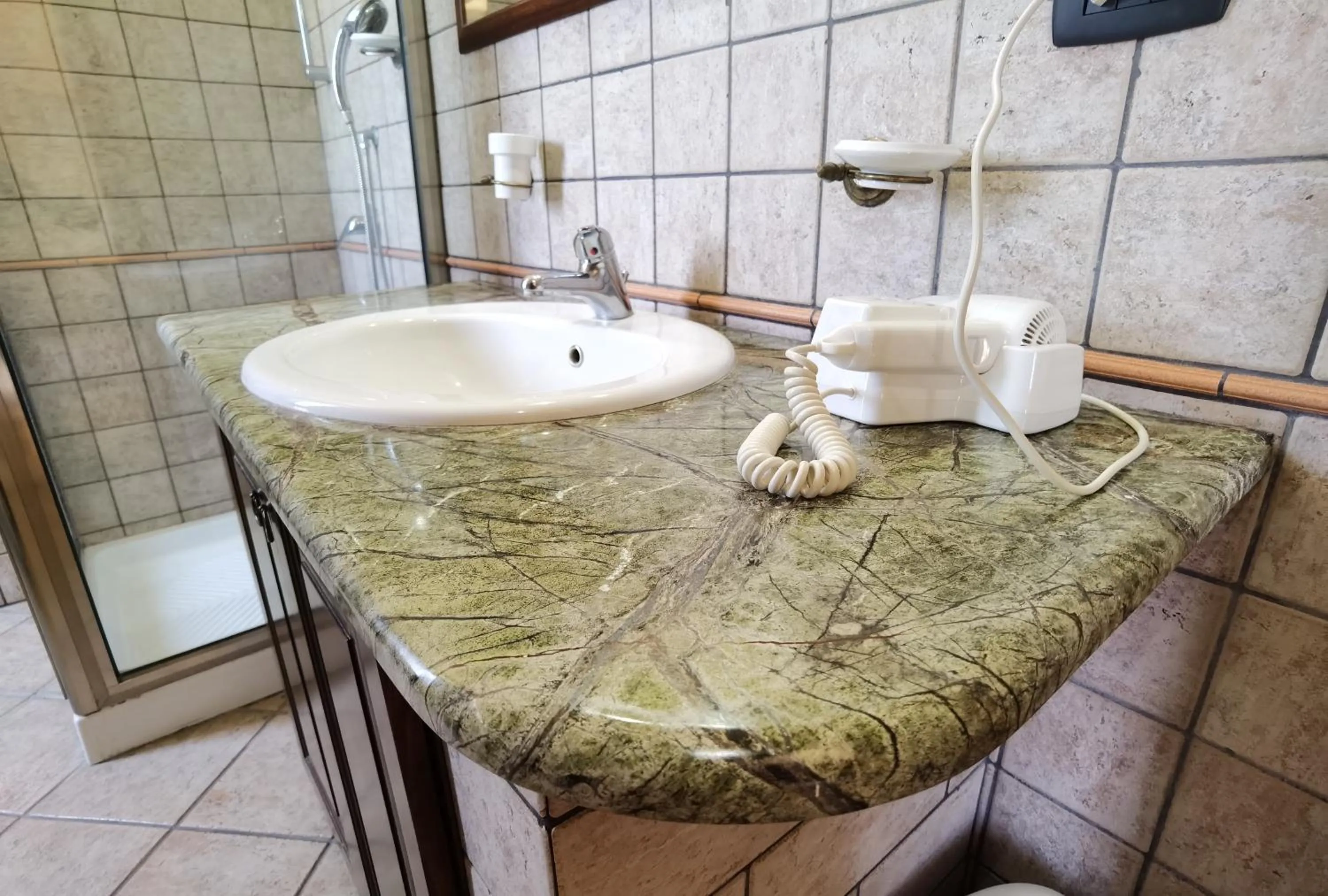 Bathroom in Le Grotte