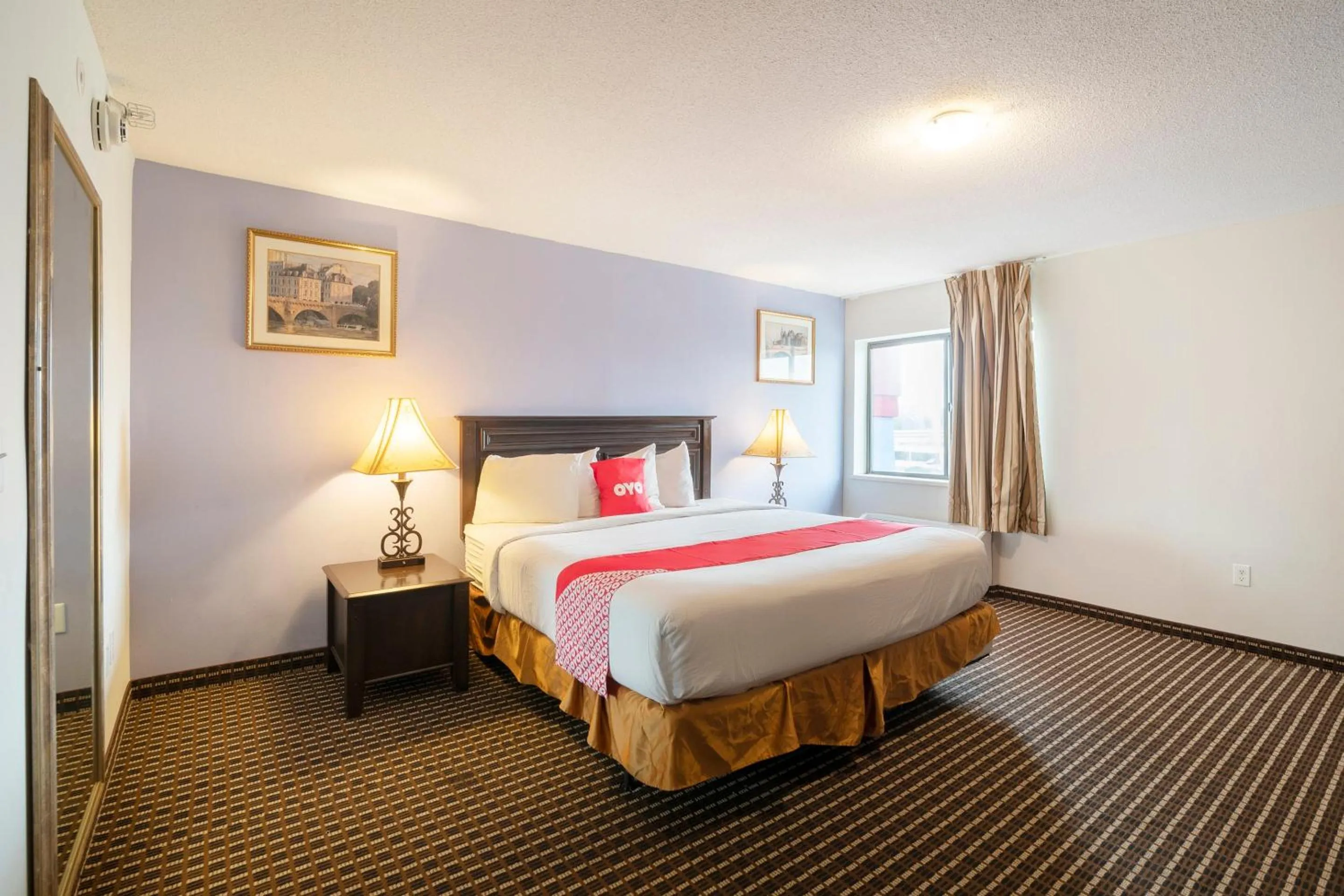 Bedroom, Bed in OYO Townhouse Houston Airport North