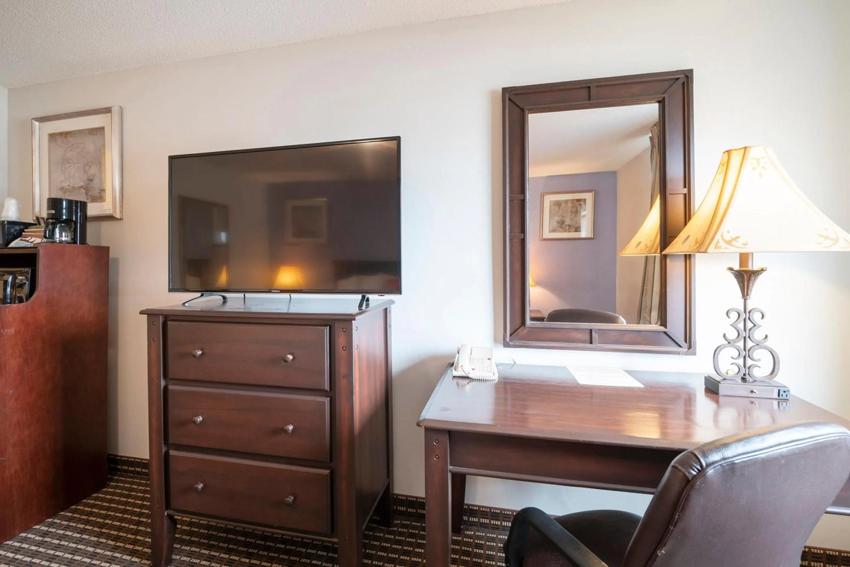 Bedroom in OYO Townhouse Houston Airport North