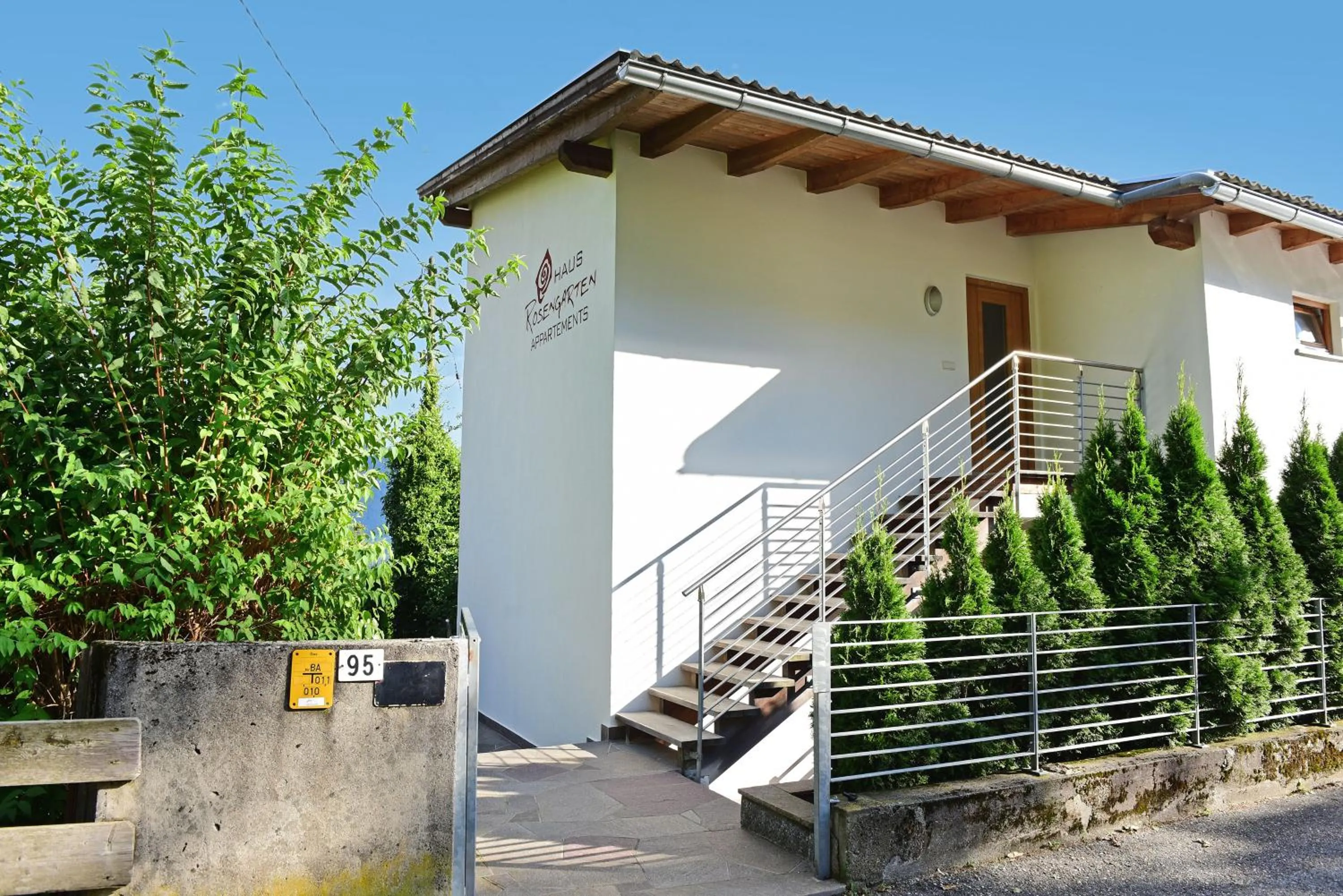 Facade/entrance in Haus Rosengarten
