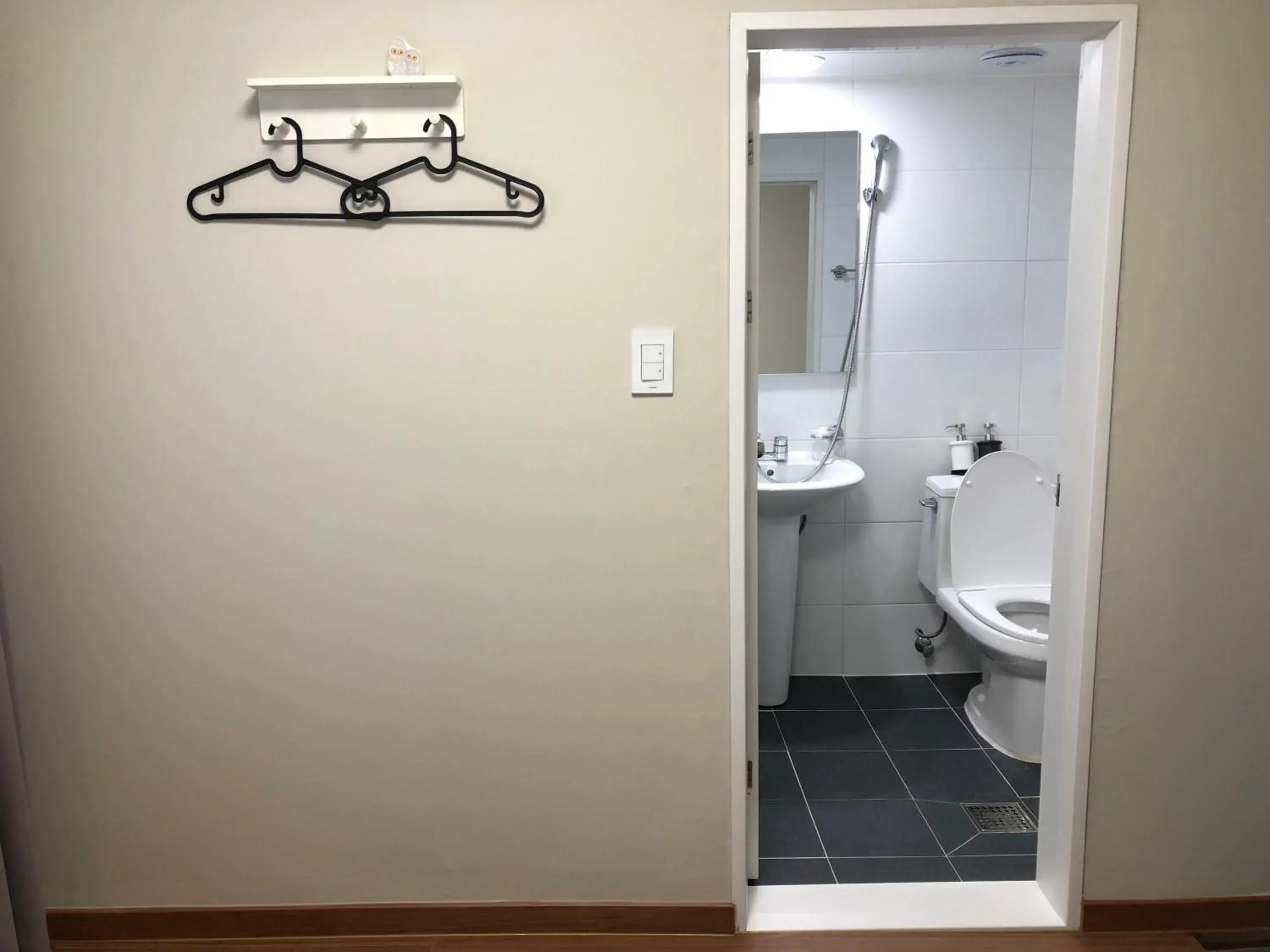 Deluxe Twin Room in Yeonhuijang - YH Guesthouse Deluxe Twin Room in Yeonhuijang - YH Guesthouse