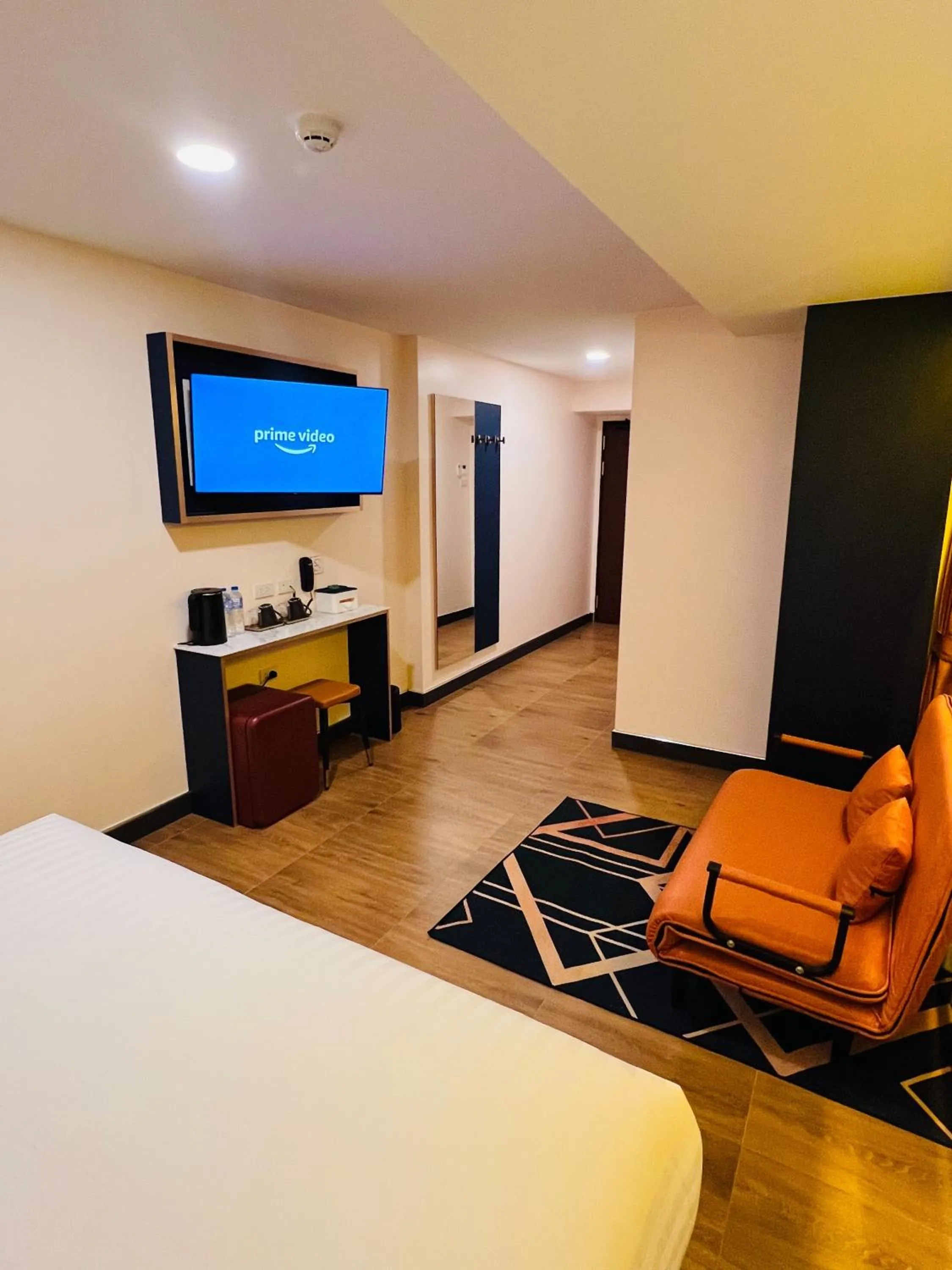 TV and multimedia, Bed in Emiri Hotel - Nana Bangkok