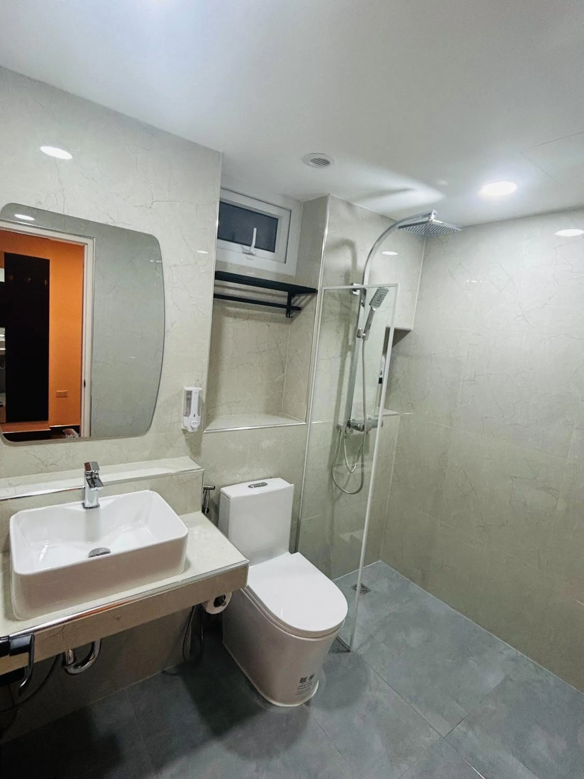 Bathroom in Emiri Hotel - Nana Bangkok