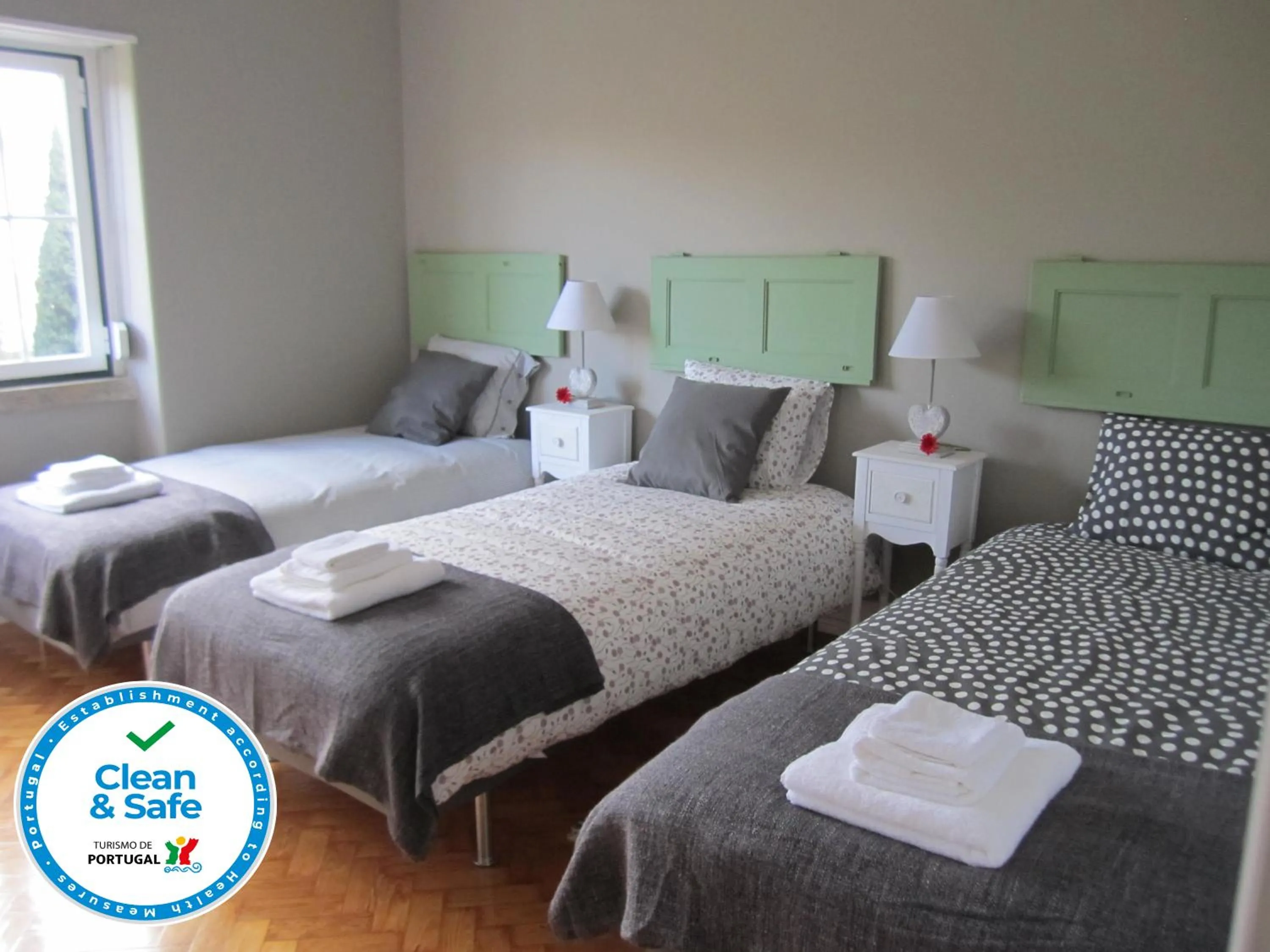 Bed in Alvalade II Airport Guest House