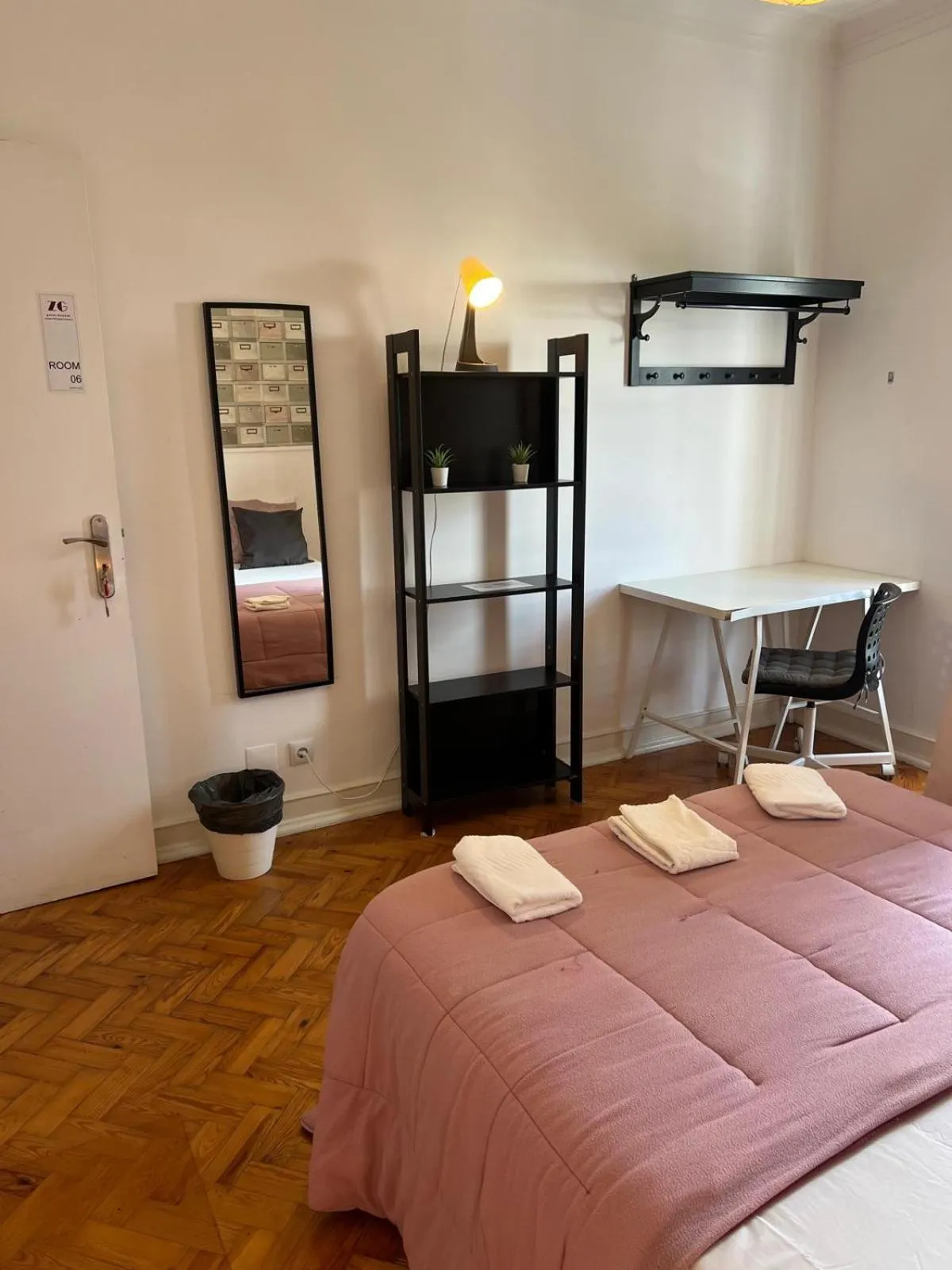 Photo of the whole room, Bed in Alvalade II Airport Guest House