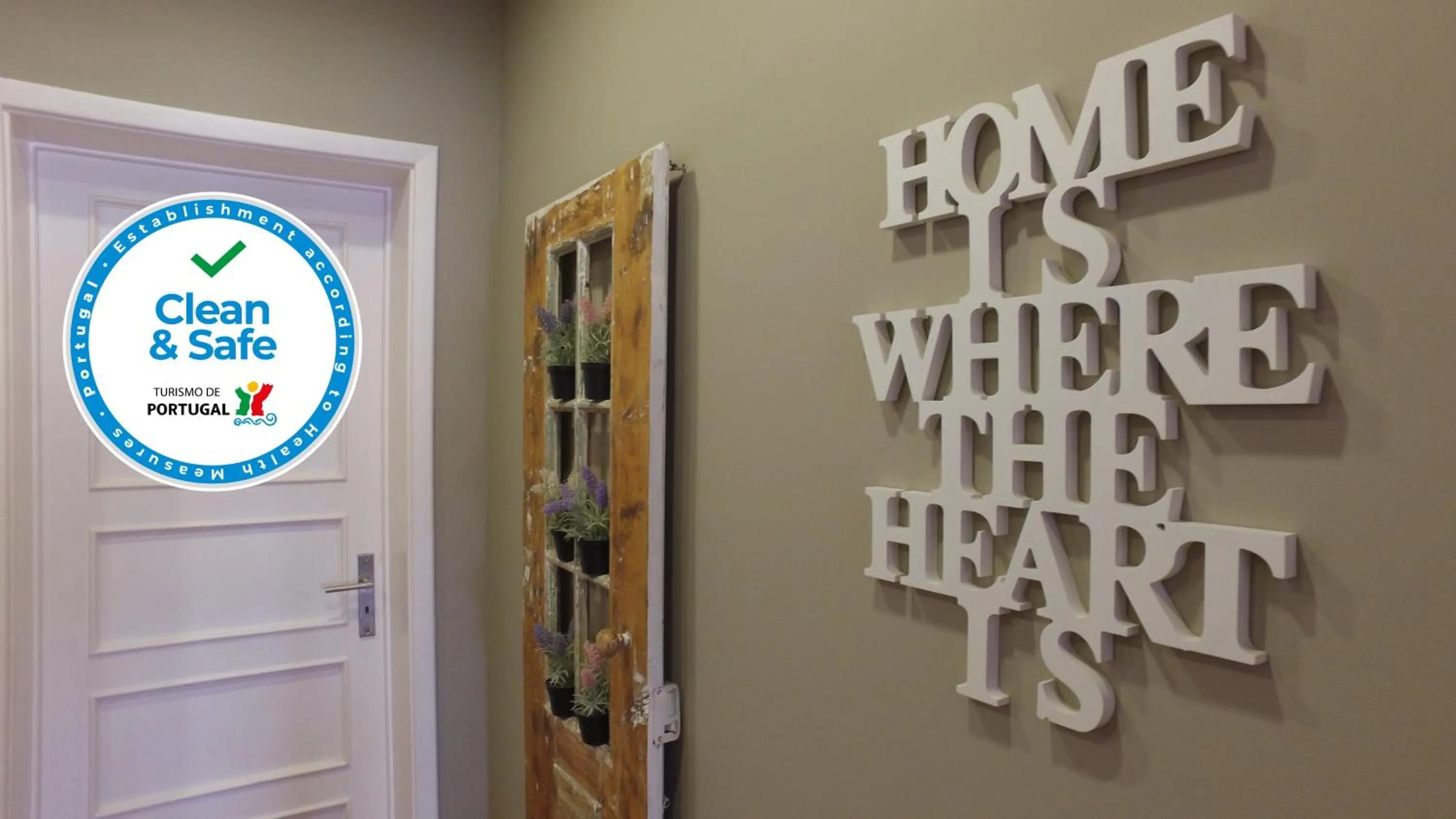 Facade/entrance in Alvalade II Airport Guest House