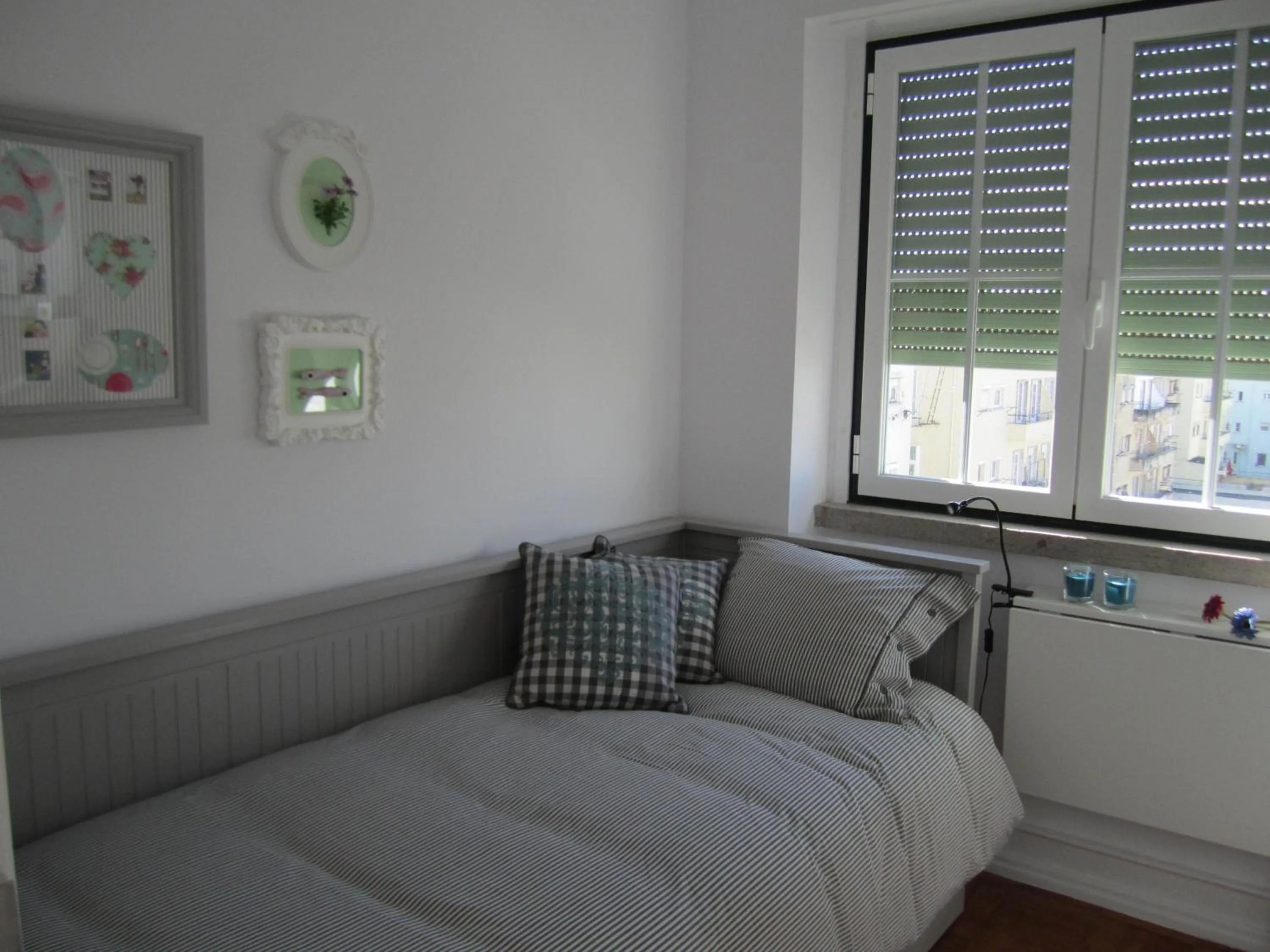 Bedroom in Alvalade II Airport Guest House