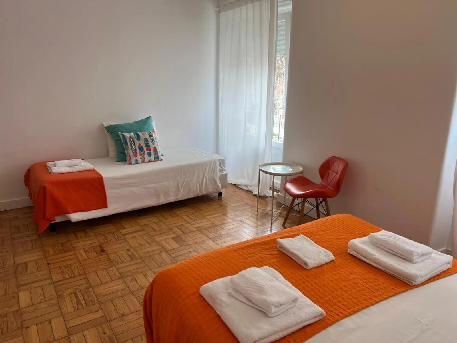Bed in Alvalade II Airport Guest House
