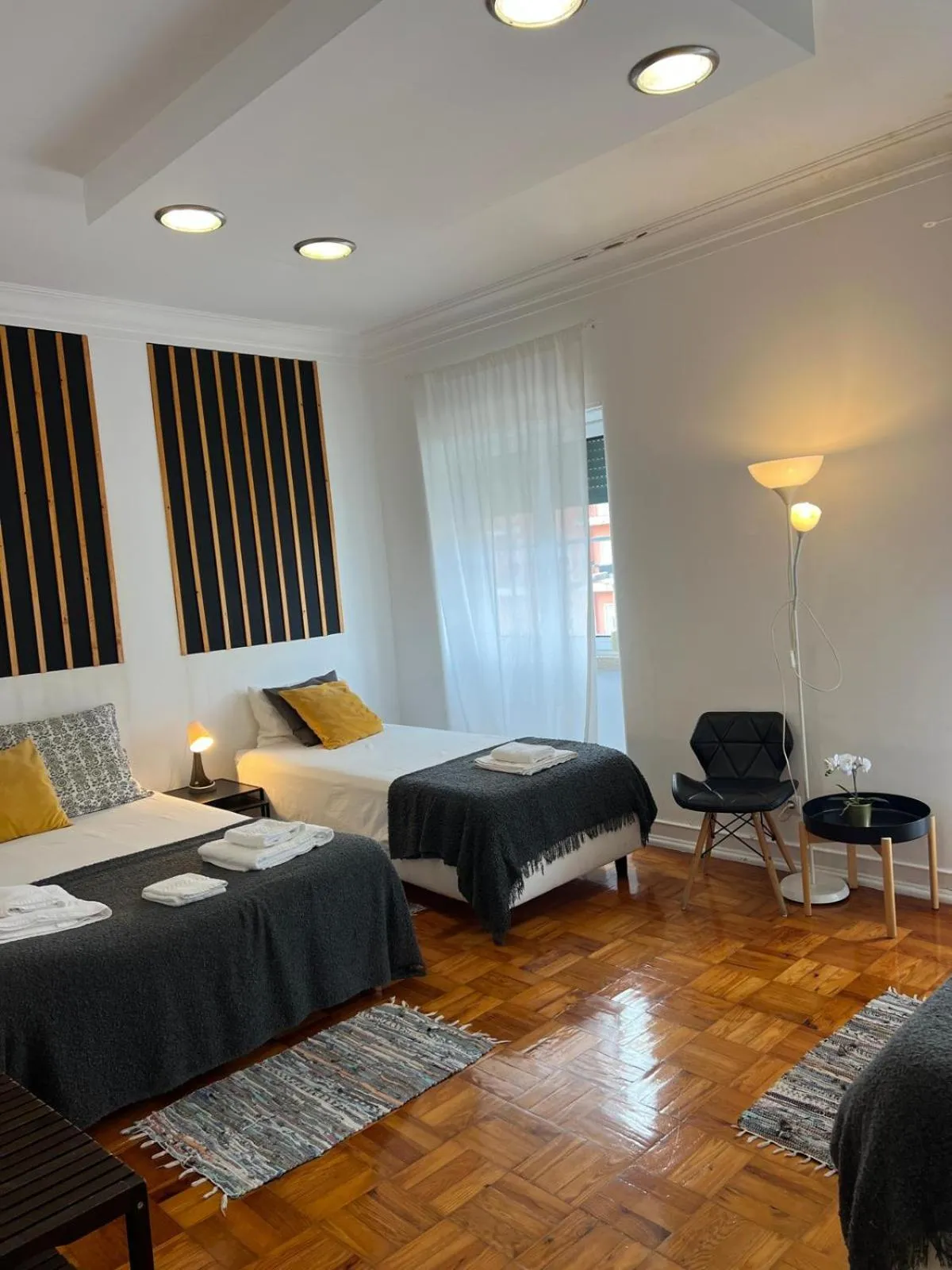 Bed in Alvalade II Airport Guest House