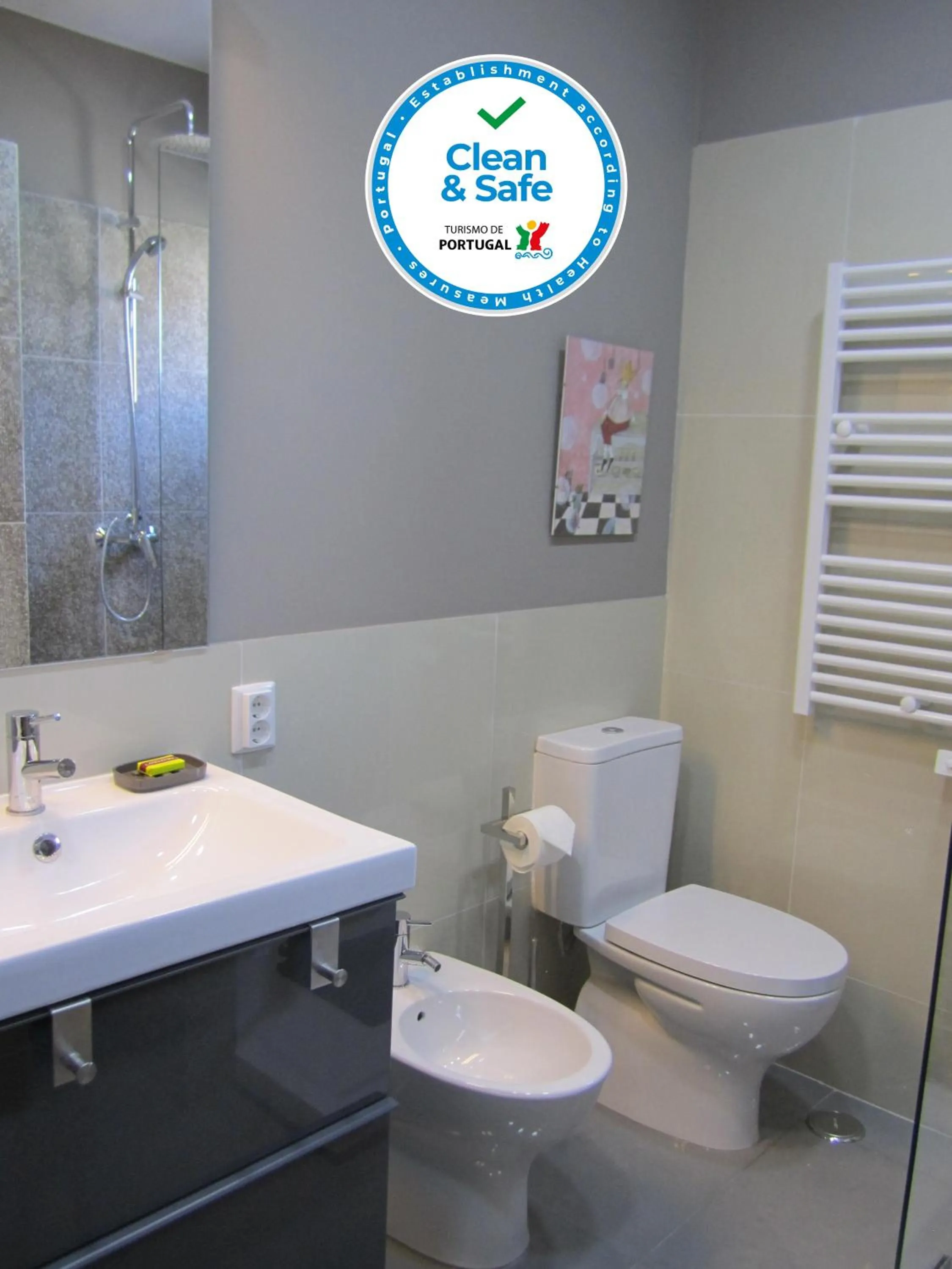 Bathroom in Alvalade II Airport Guest House