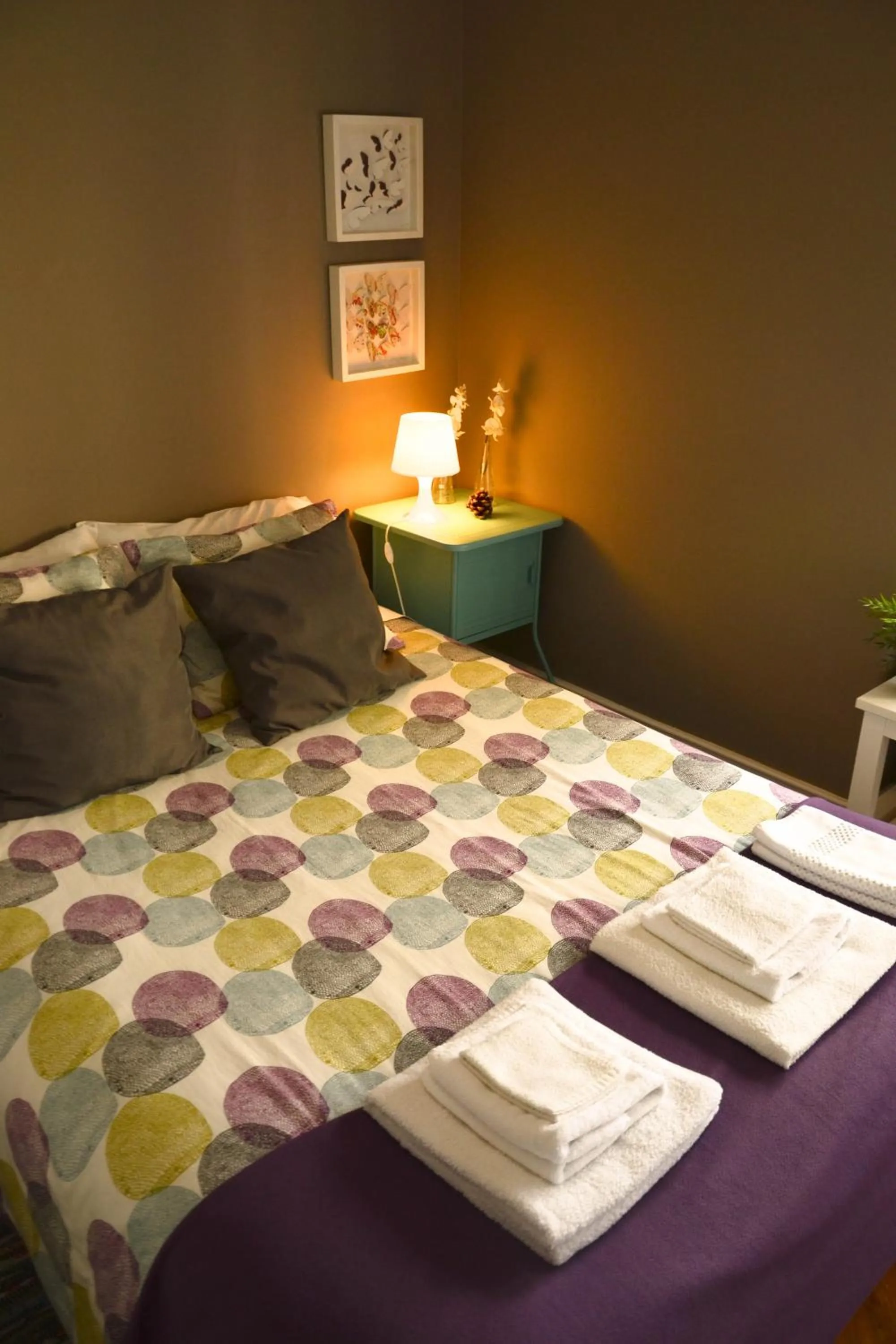 Decorative detail, Bed in Alvalade II Airport Guest House